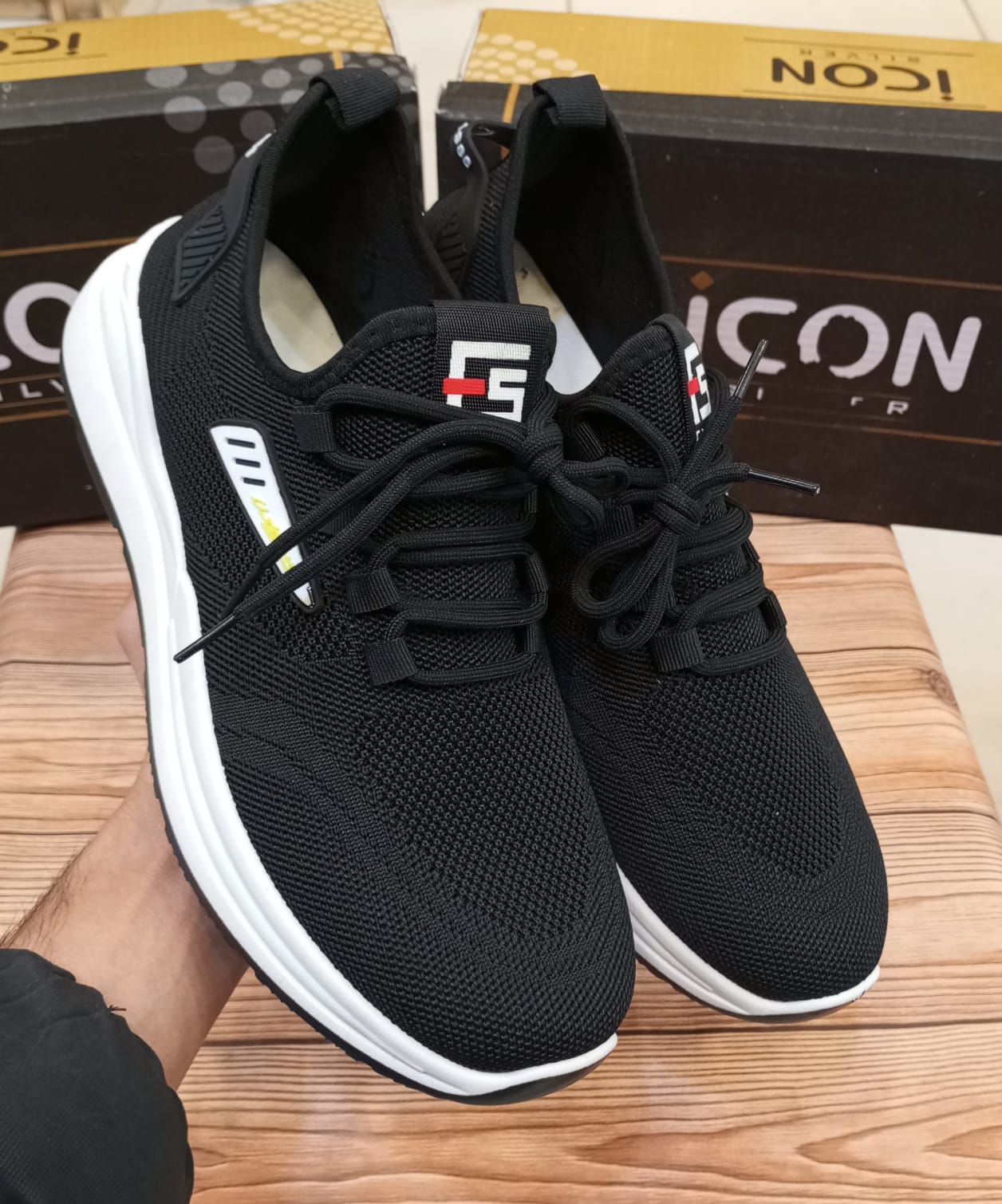 SIMPLE PLAIN CASUAL AND TRAINING JOGGERS FOR MEN