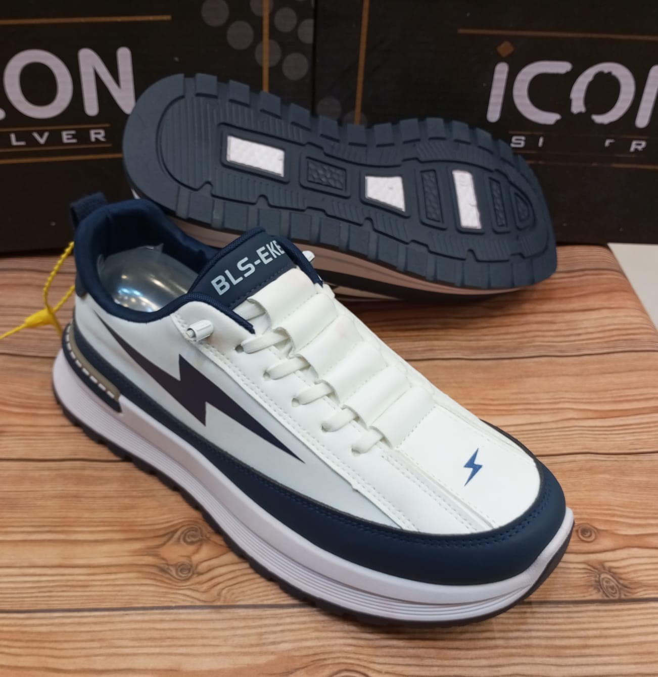 (FLASH) WITHOUT LACES CASUAL AND TRAINING JOGGERS FOR MEN