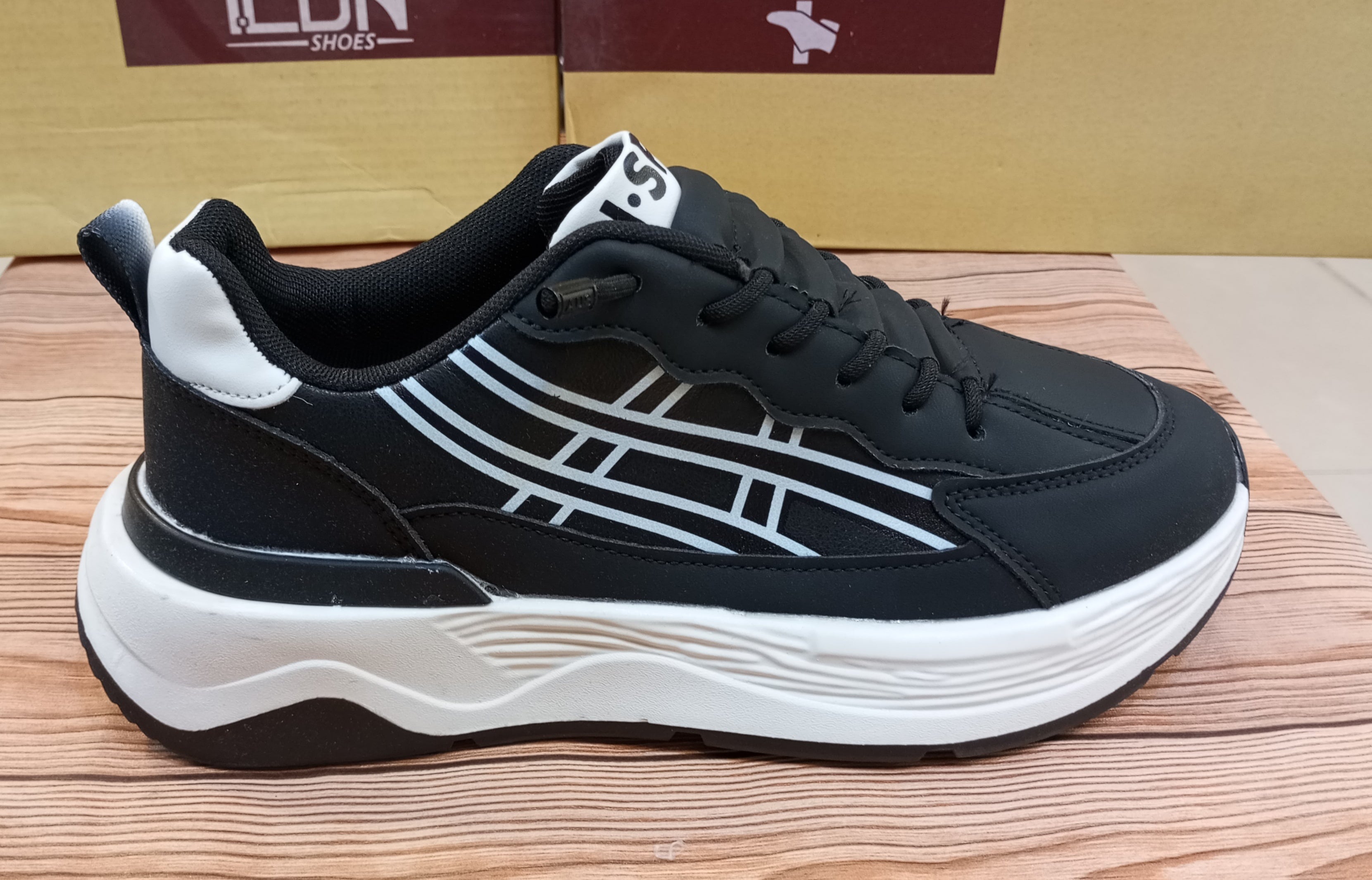 BRANDED PREMIUM QUALITY TRAINING AND CASUAL JOGGERS FOR MEN