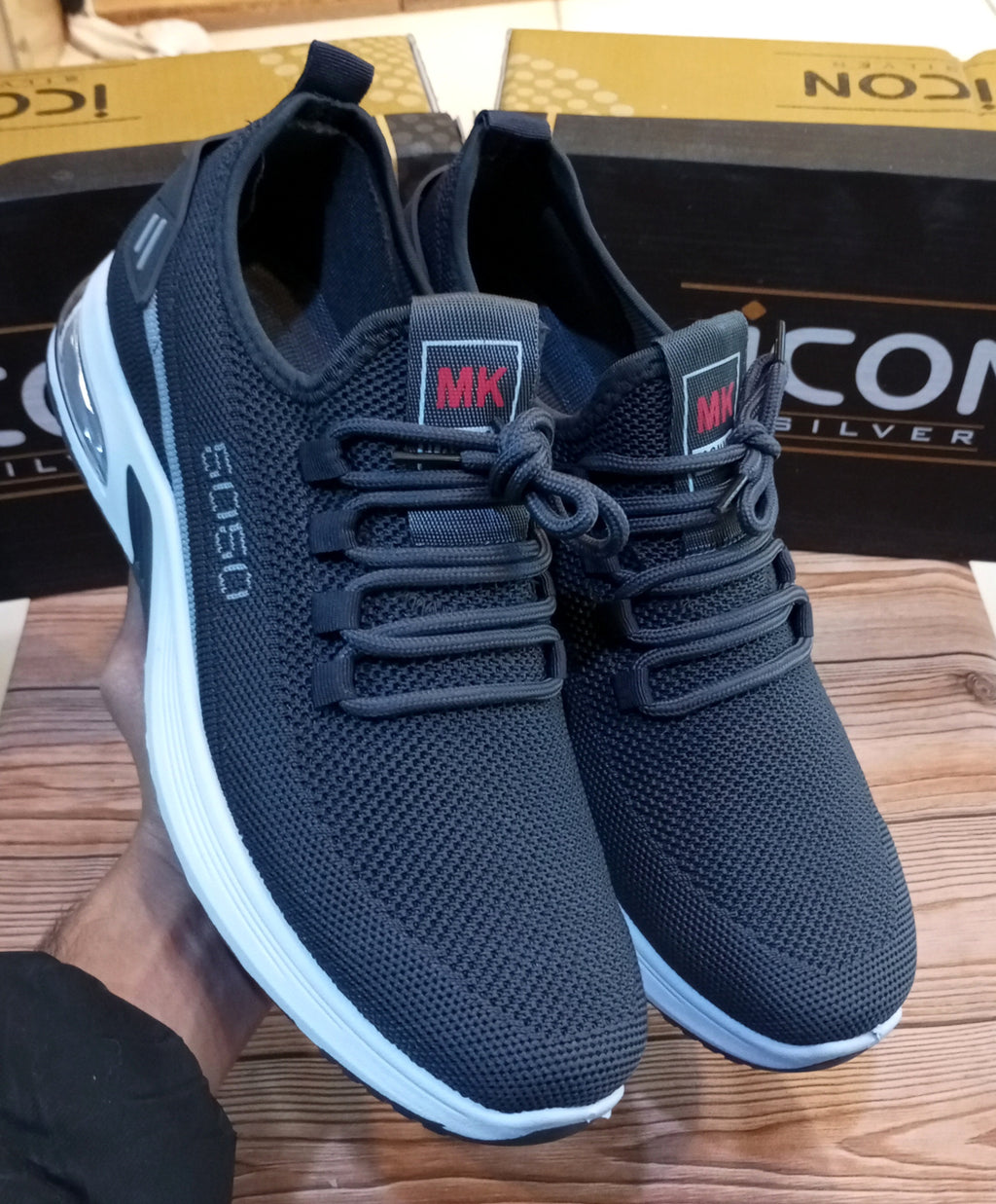 SIMPLE PLAIN CASUAL AND TRAINING JOGGERS FOR MEN
