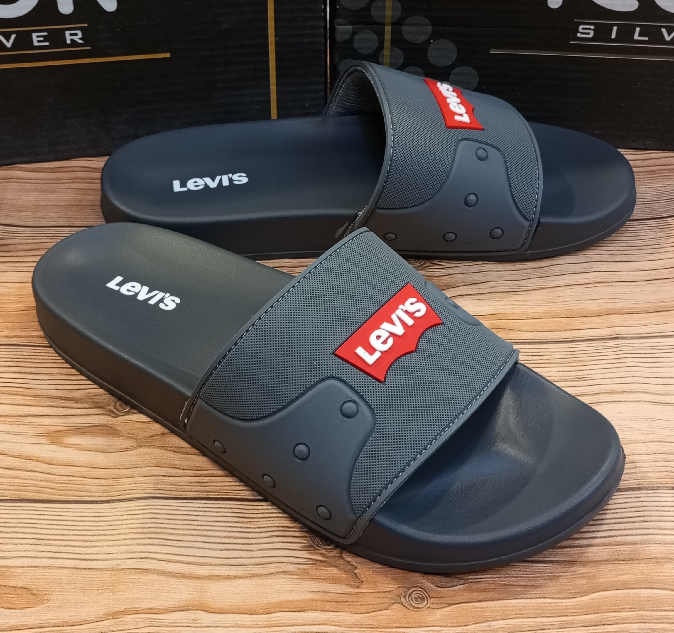 LEVIS PREMIUM QUALITY SUMMER SLIDES FOR MEN