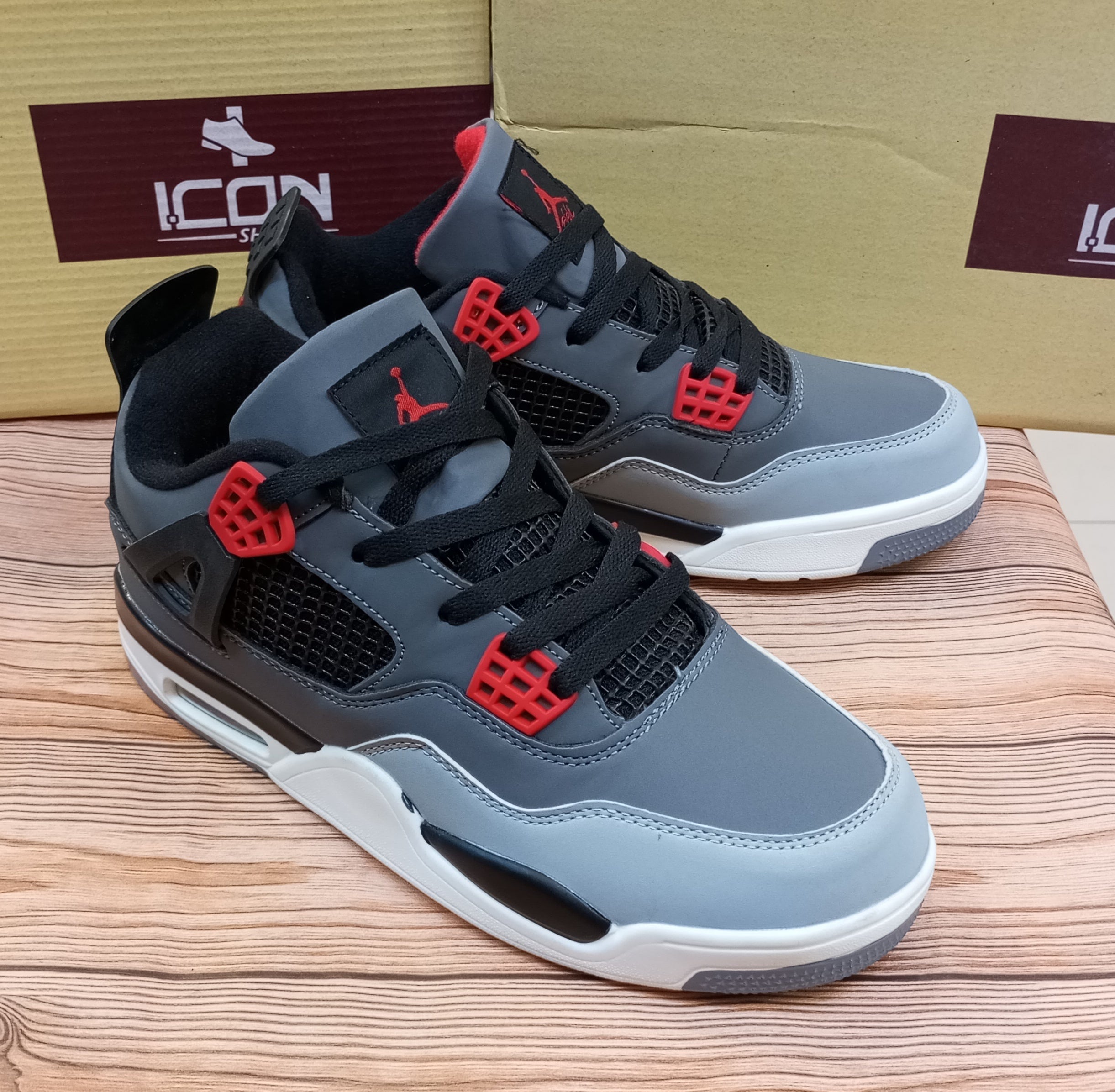 PREMIUM QUALITY JORDANS RETRO 4
