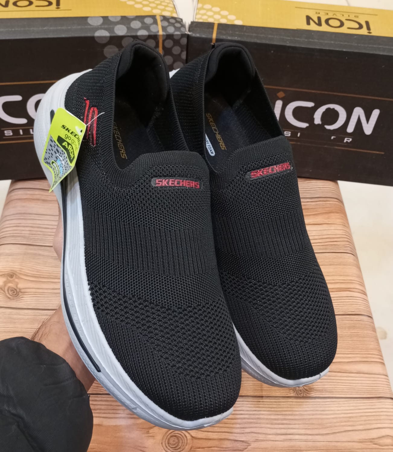 SKECHERS SUPER COMFORTABLE CASUAL AND TRAINING JOGGERS FOR MEN