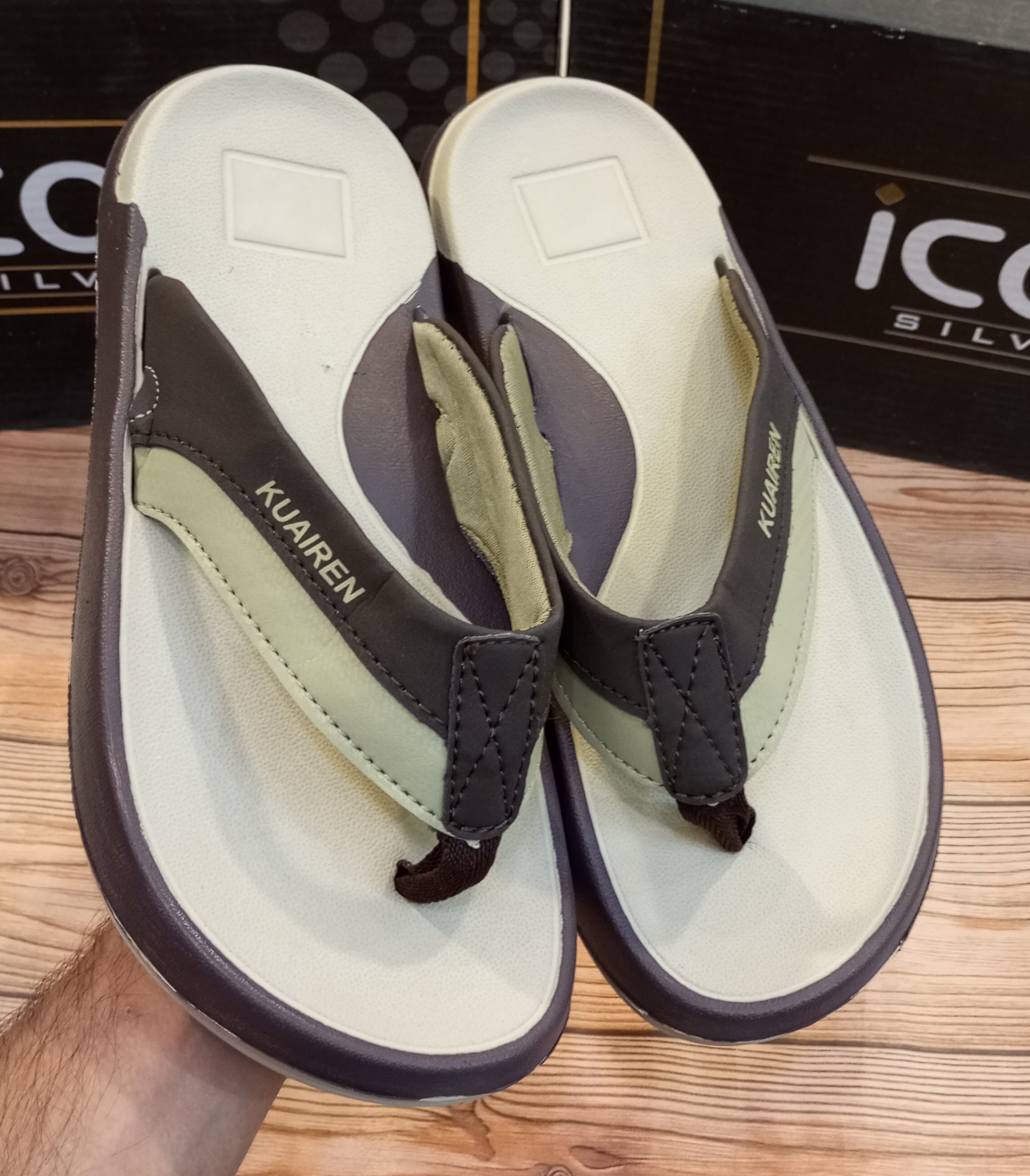 KUAIREN SUPER COMFORTABLE SPUNCH SOLE SLIPPERS
