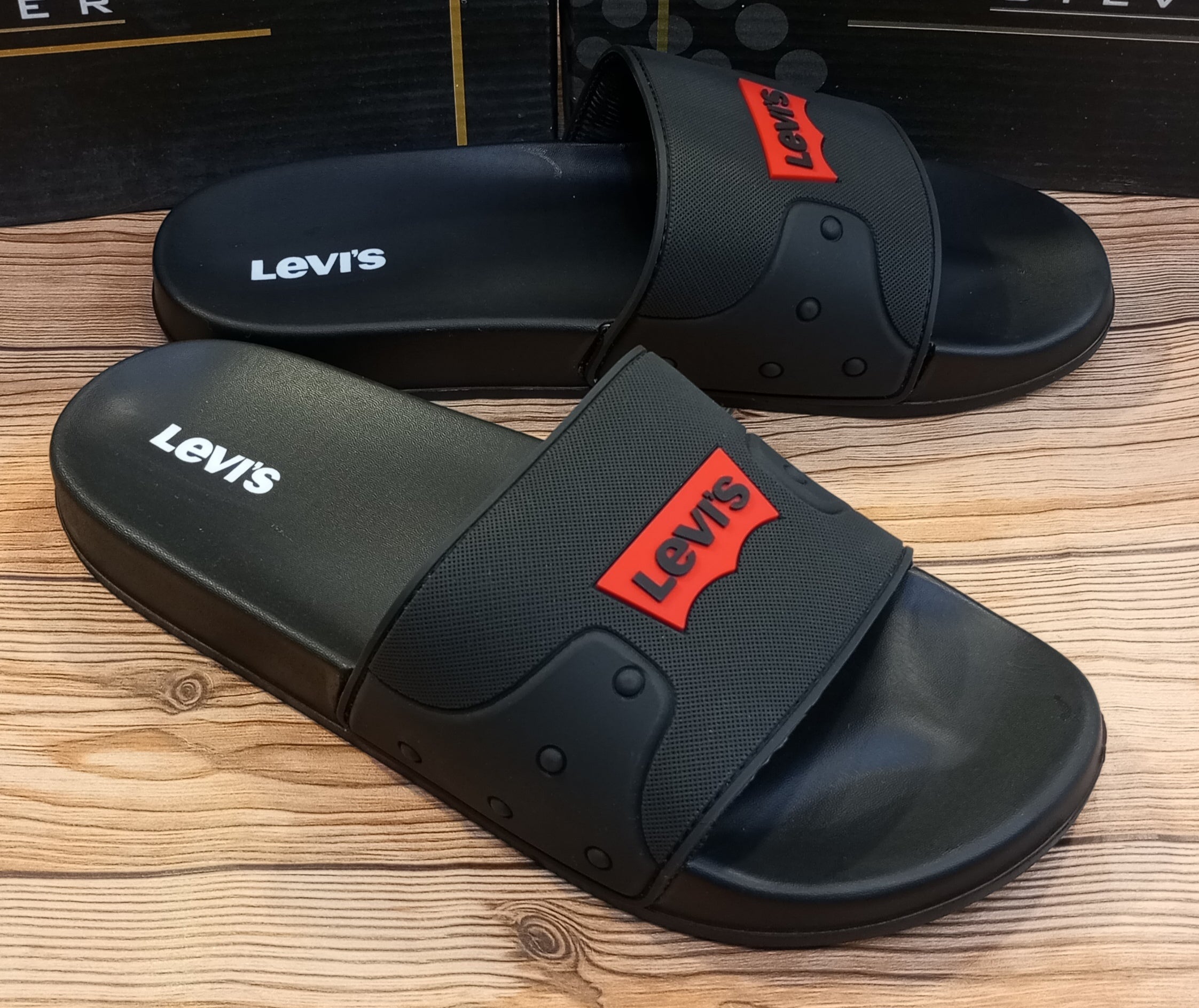 LEVIS PREMIUM QUALITY SUMMER SLIDES FOR MEN