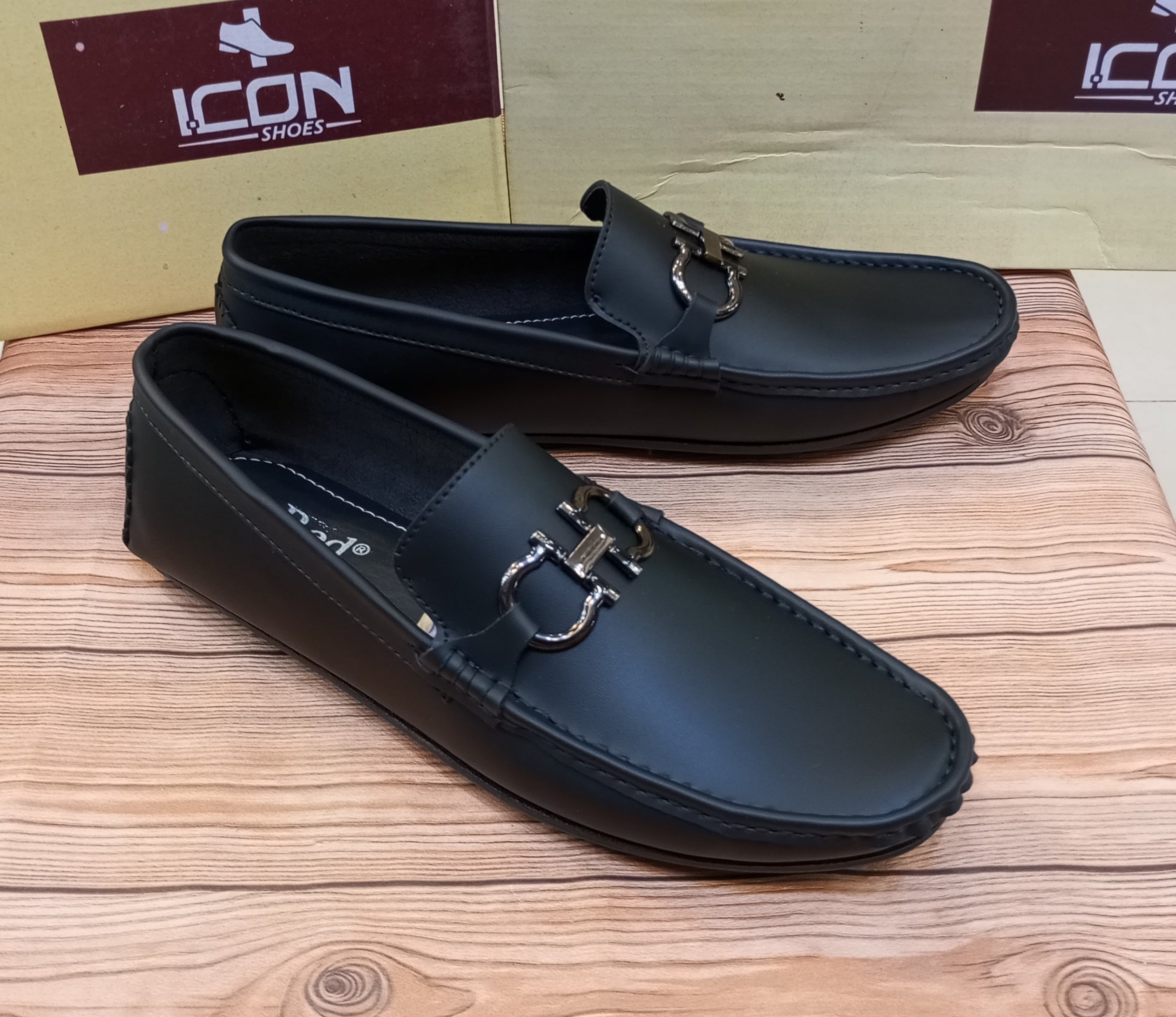 RED CROWN'S PREMIUM QUALITY WRINKLE FREE MOCASSION'S FOR MEN