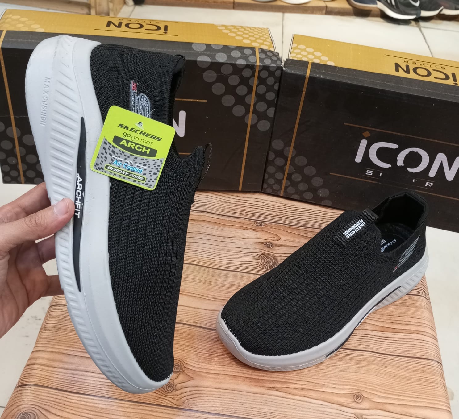 SKECHERS SUPER COMFORTABLE CASUAL AND TRAINING JOGGERS FOR MEN
