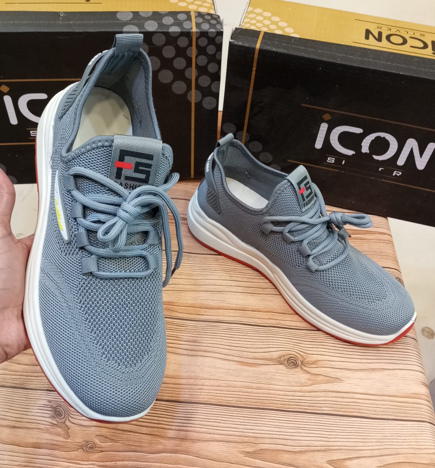 SIMPLE PLAIN CASUAL AND TRAINING JOGGERS FOR MEN