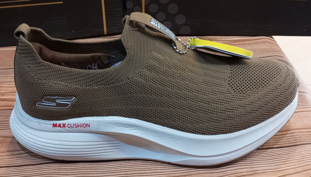 SKECHERS MAX CUSHION SUPER COMFY JOGGERS