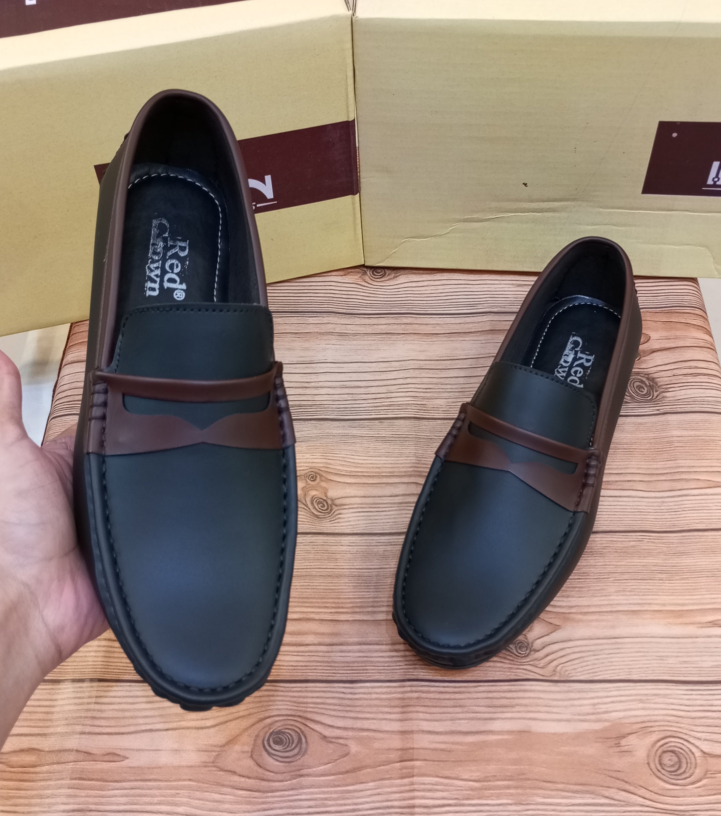 RED CROWN'S PREMIUM QUALITY WRINKLE FREE MOCASSION'S FOR MEN