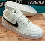 TRIPLE WHITE NIKE AIR FORCE 1