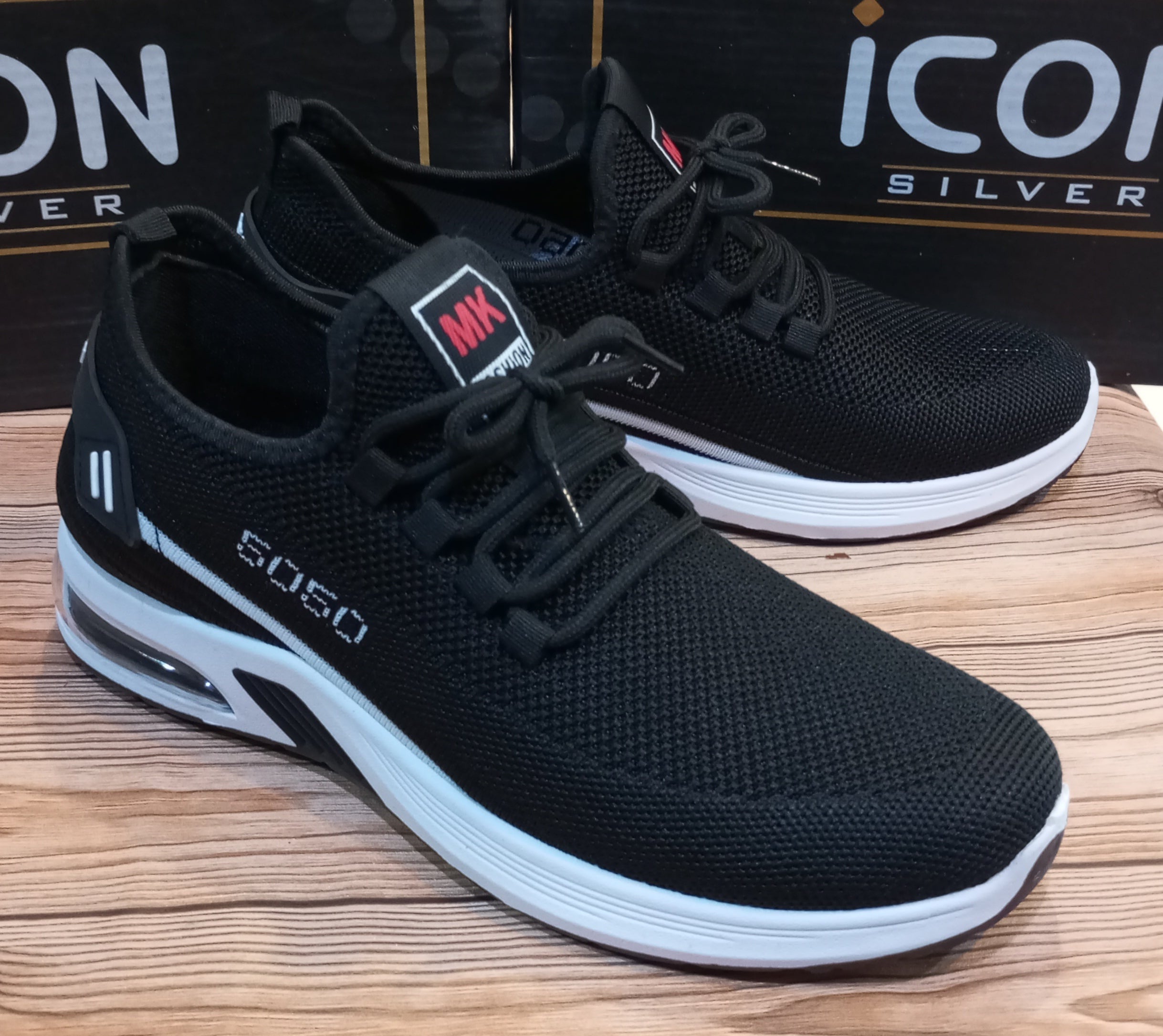 SIMPLE PLAIN CASUAL AND TRAINING JOGGERS FOR MEN