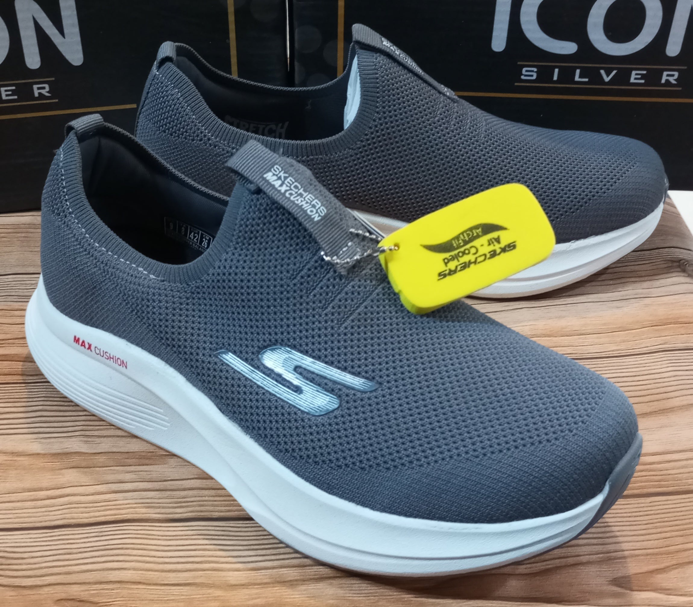 SKECHERS MAX CUSHION SUPER COMFY JOGGERS