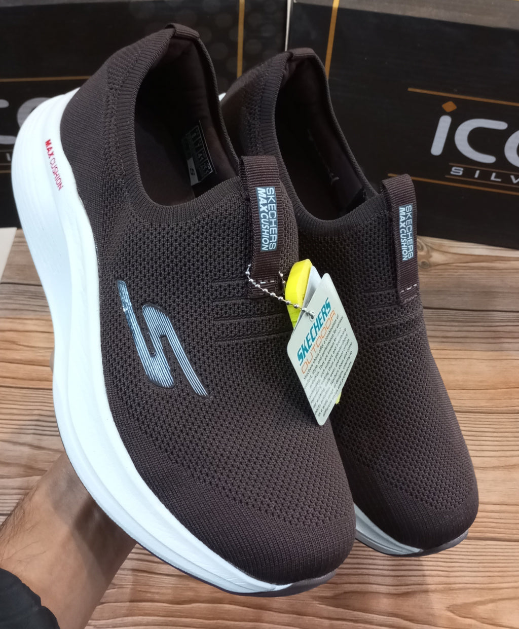 SKECHERS MAX CUSHION SUPER COMFY JOGGERS