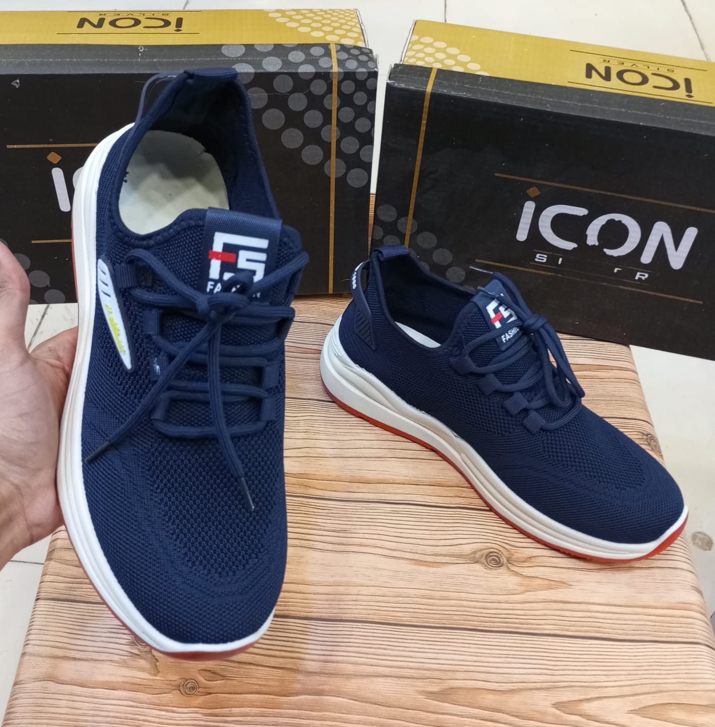 SIMPLE PLAIN CASUAL AND TRAINING JOGGERS FOR MEN