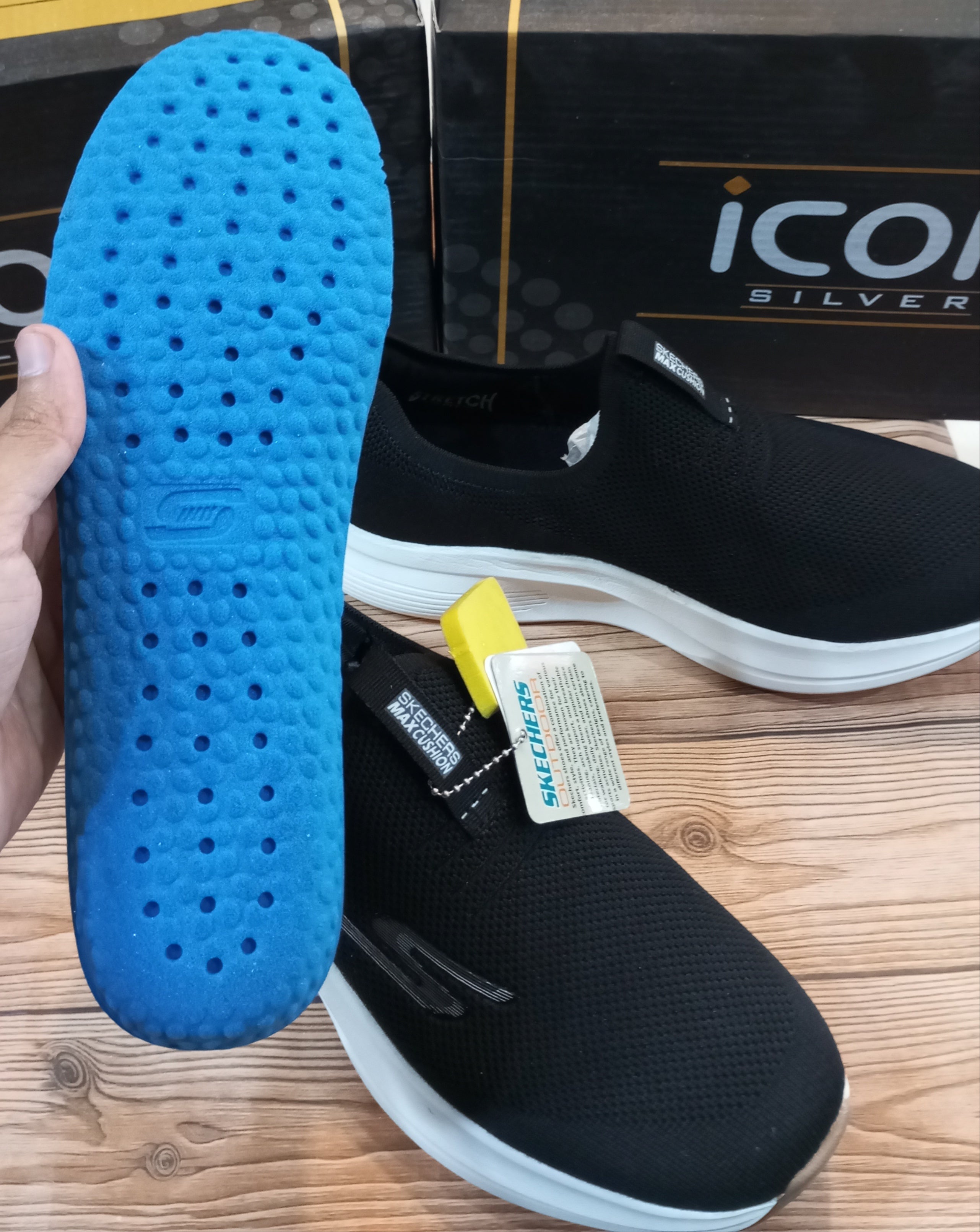 SKECHERS MAX CUSHION SUPER COMFY JOGGERS