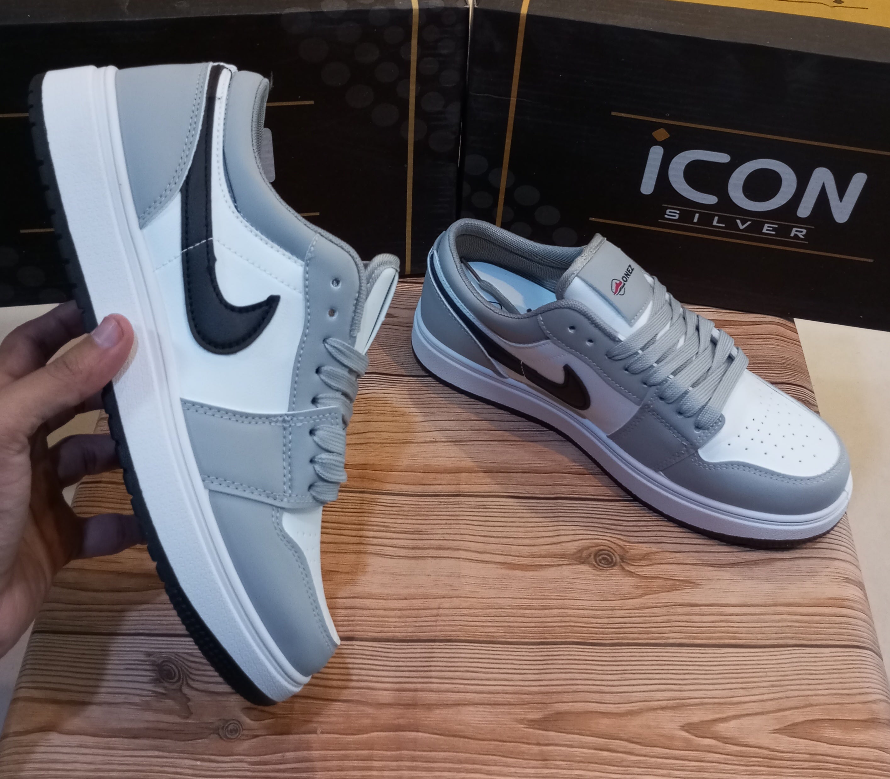 NIKE AIR JORDAN 1 (LOW CUT)