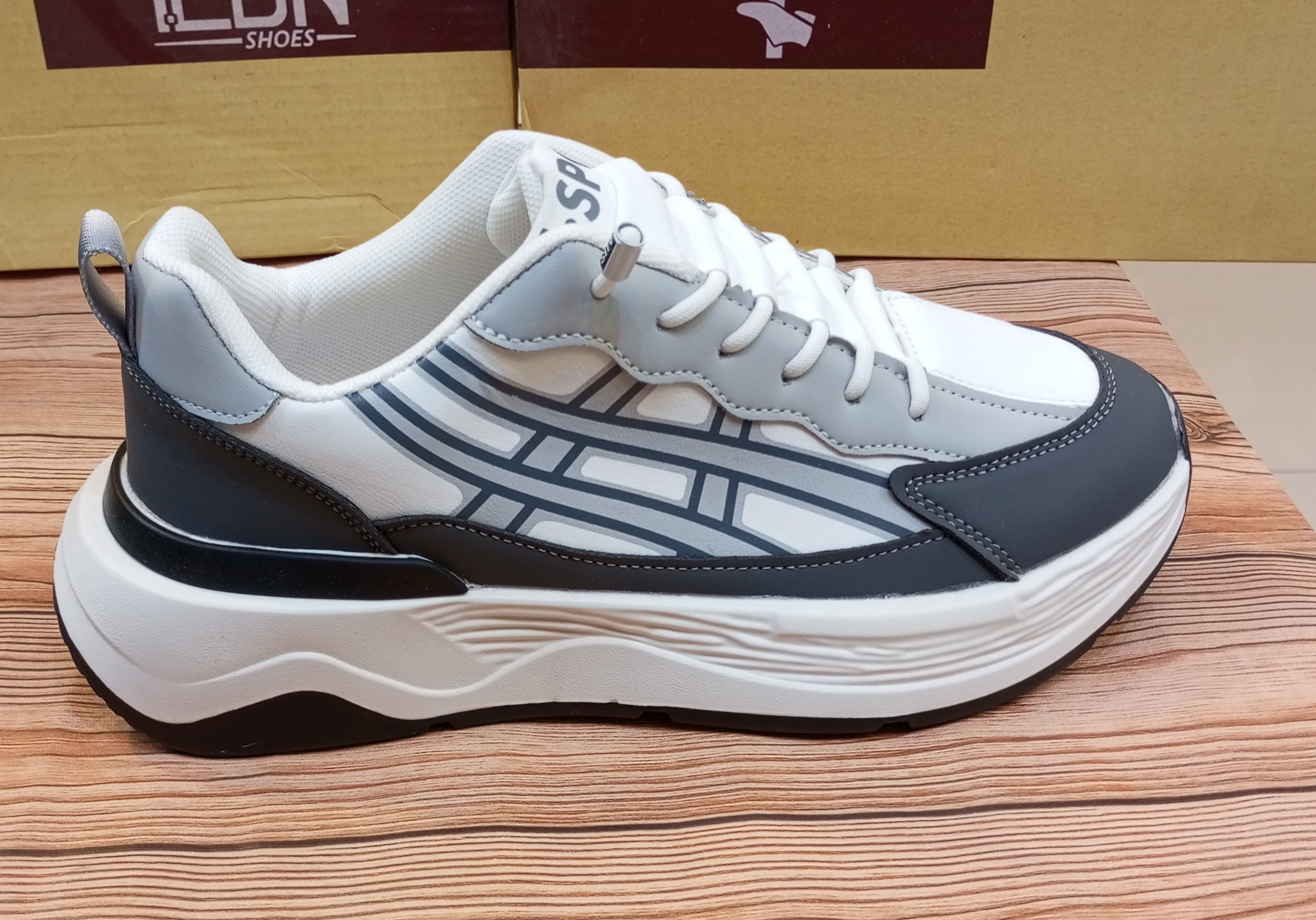 BRANDED PREMIUM QUALITY TRAINING AND CASUAL JOGGERS FOR MEN