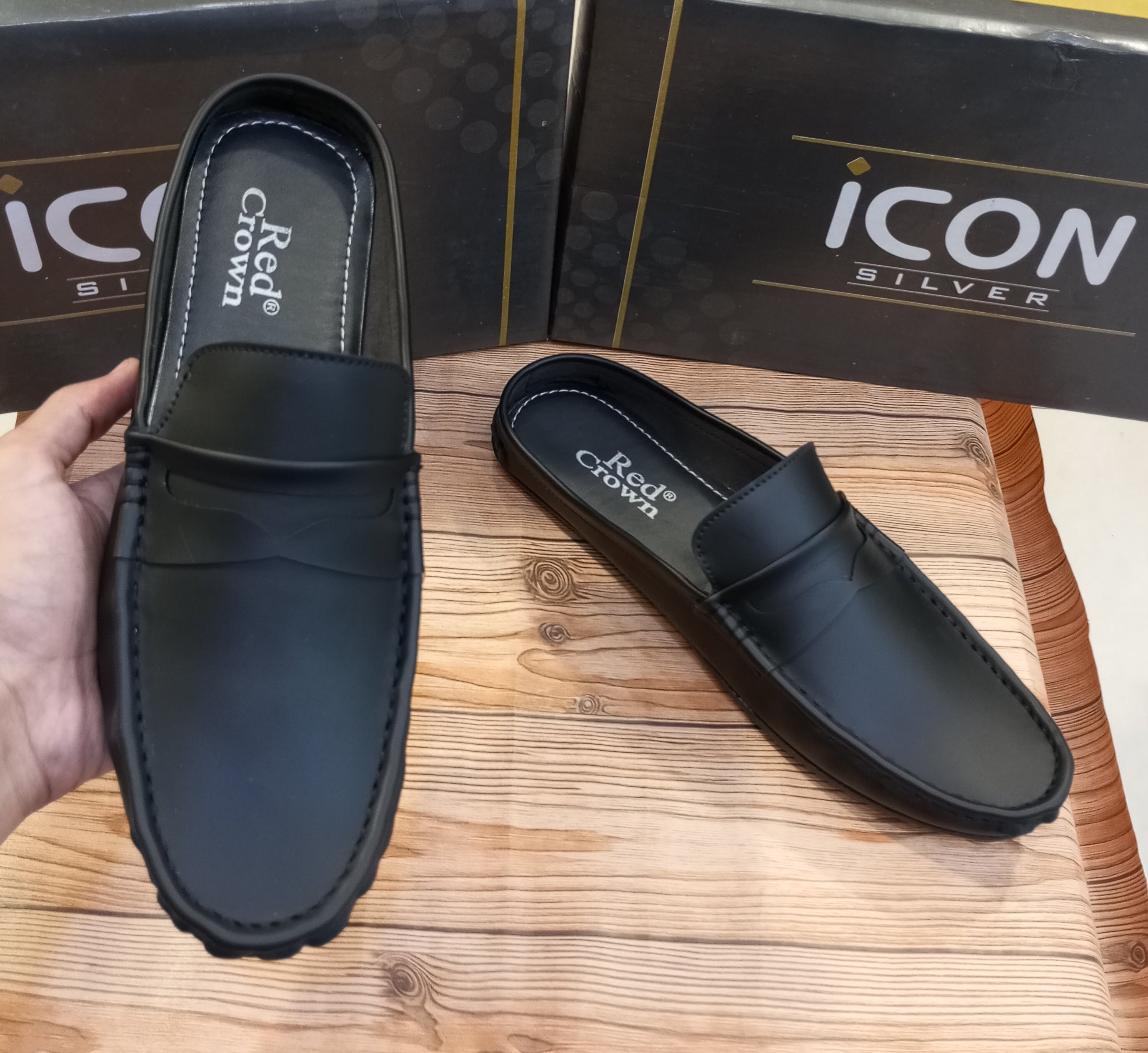 RED CROWN'S PREMIUM QUALITY WRINKLE FREE BACKLESS MOCASSION'S