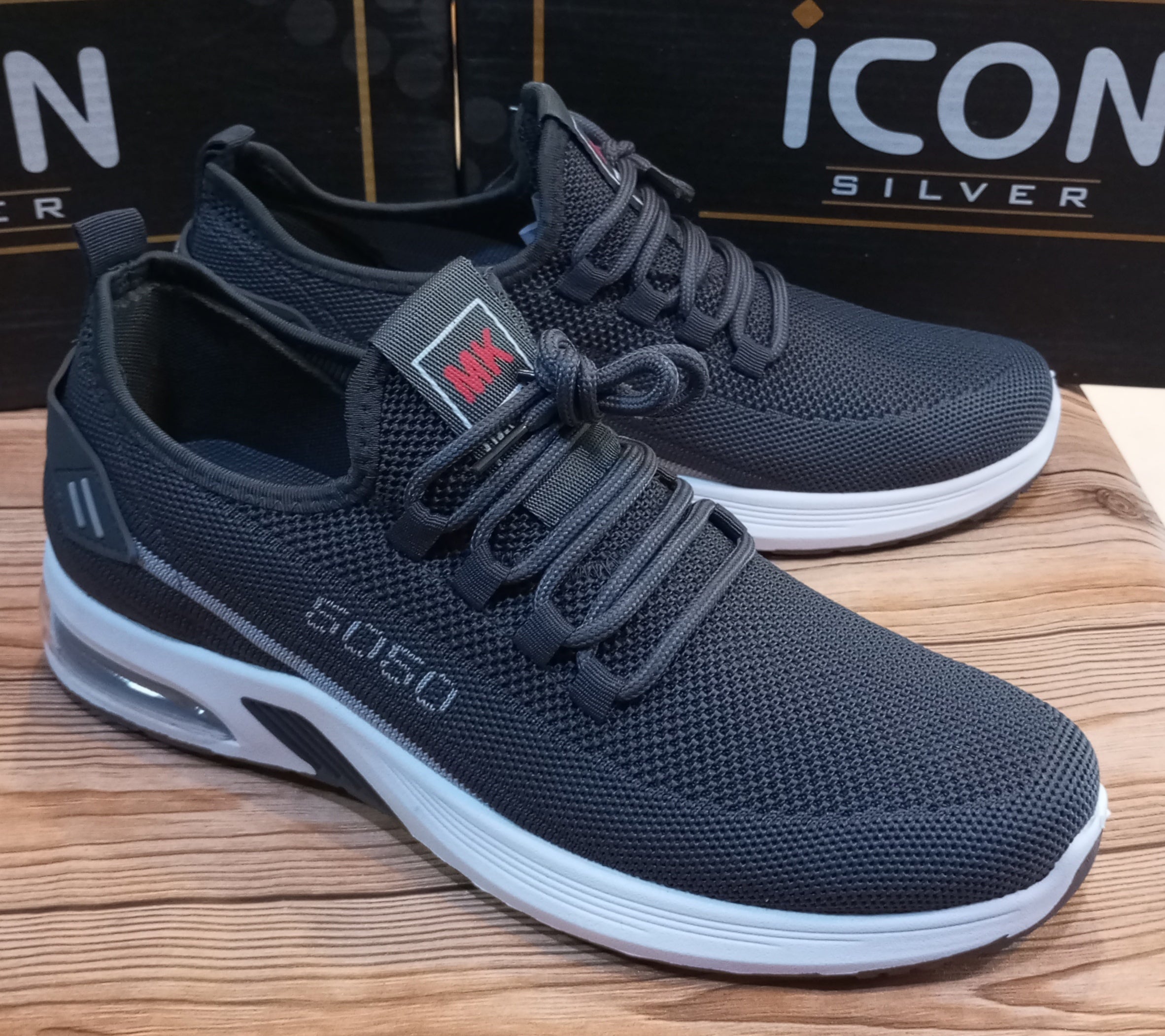 SIMPLE PLAIN CASUAL AND TRAINING JOGGERS FOR MEN