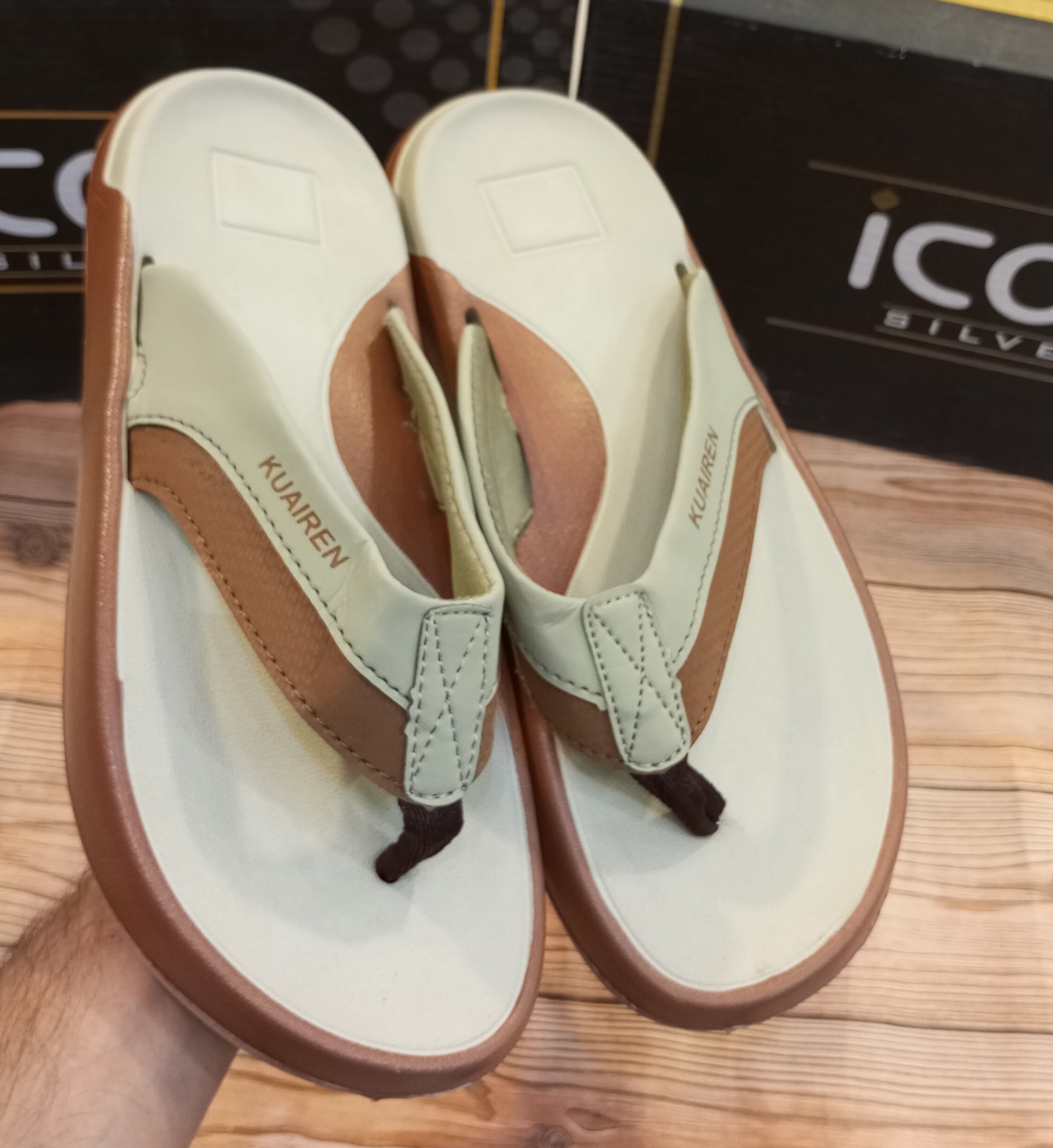 KUAIREN SUPER COMFORTABLE SPUNCH SOLE SLIPPERS