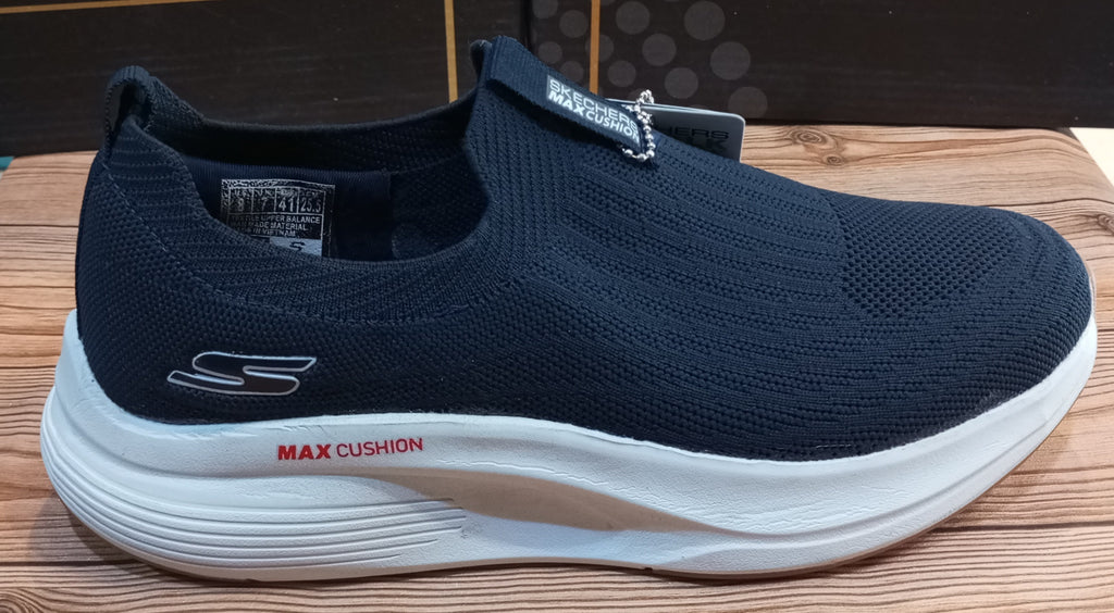 SKECHERS MAX CUSHION SUPER COMFY JOGGERS
