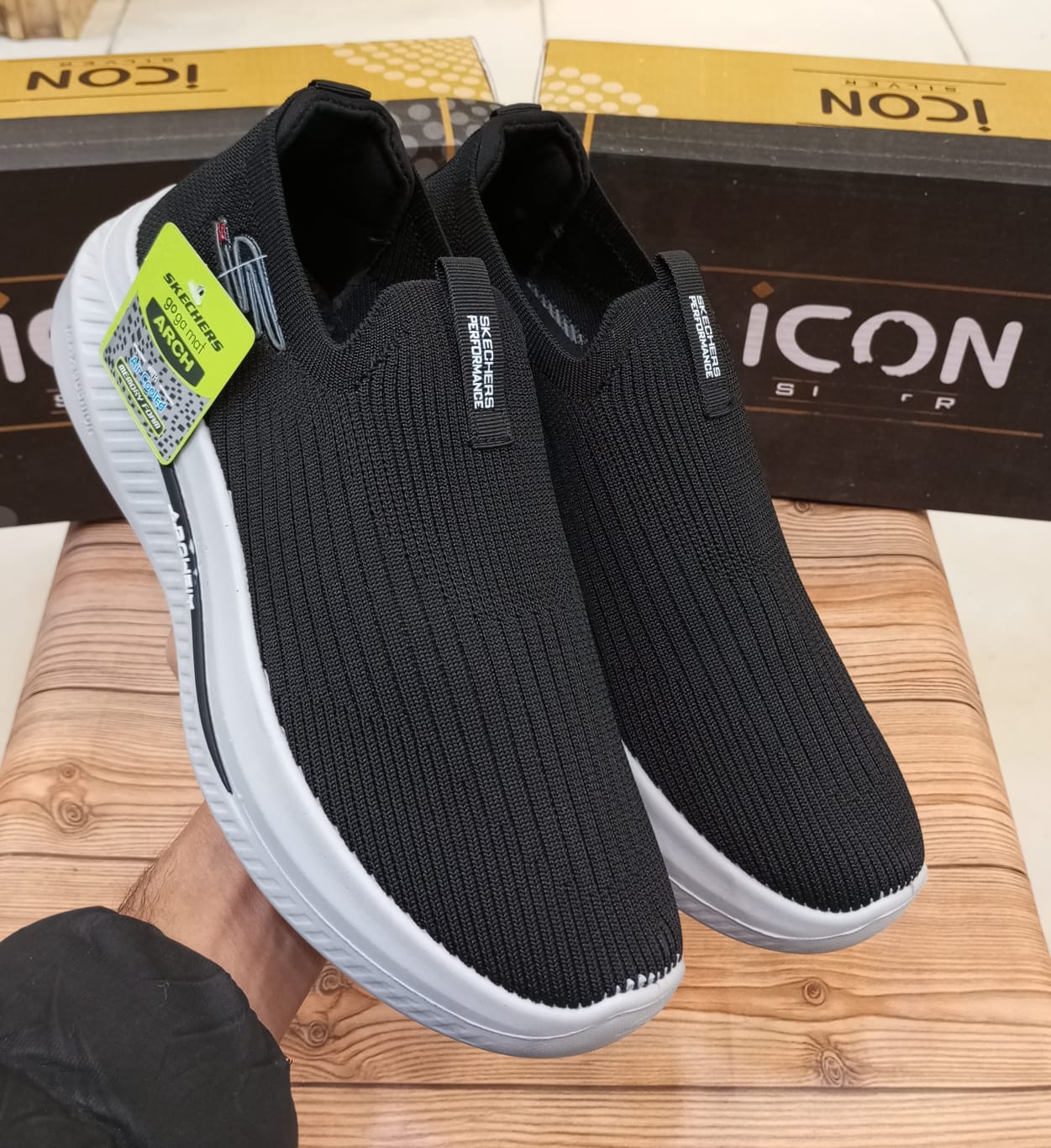 SKECHERS SUPER COMFORTABLE CASUAL AND TRAINING JOGGERS FOR MEN