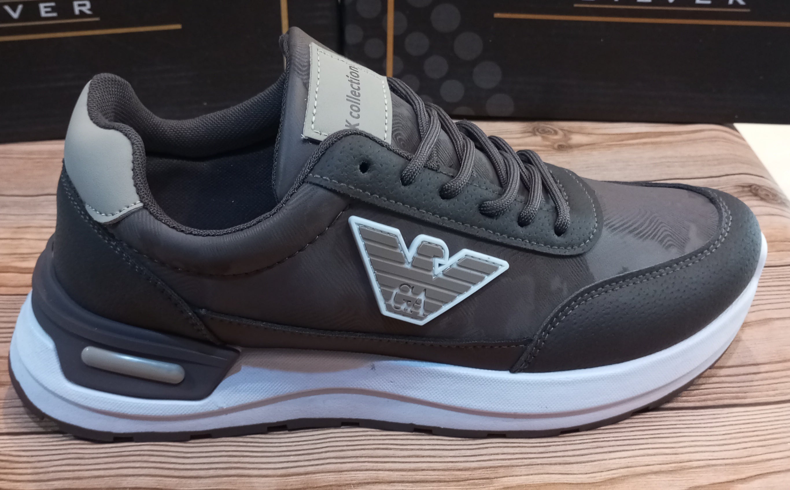 PREMIUM QUALITY EMPORIO ARMANI'S CASUAL AND PARTYWEAR SHOES