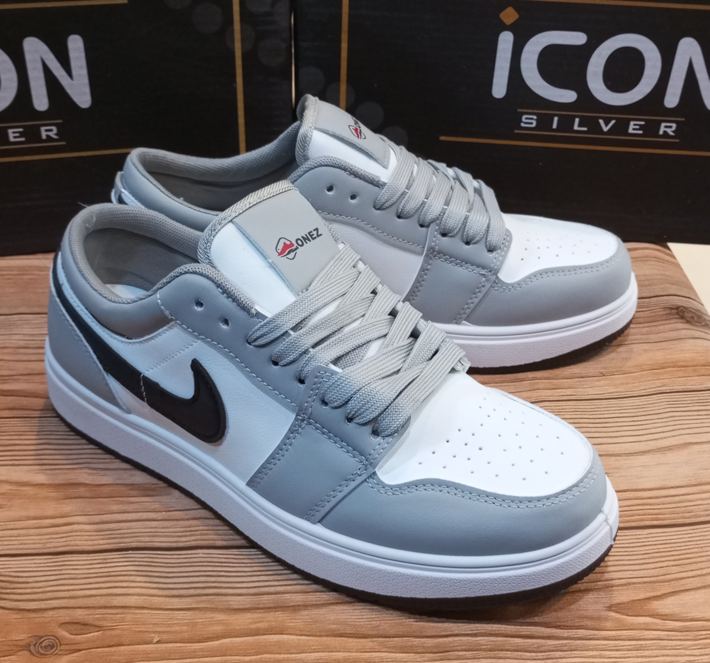 NIKE AIR JORDAN 1 (LOW CUT)