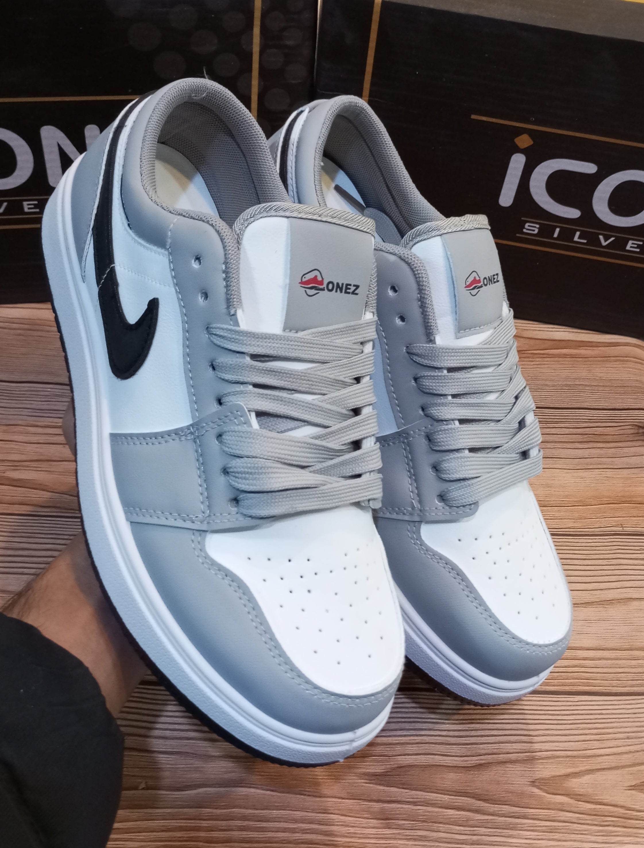 NIKE AIR JORDAN 1 (LOW CUT)