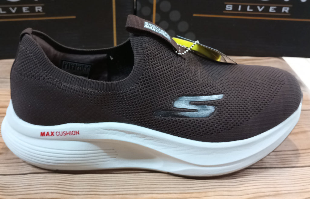 SKECHERS MAX CUSHION SUPER COMFY JOGGERS