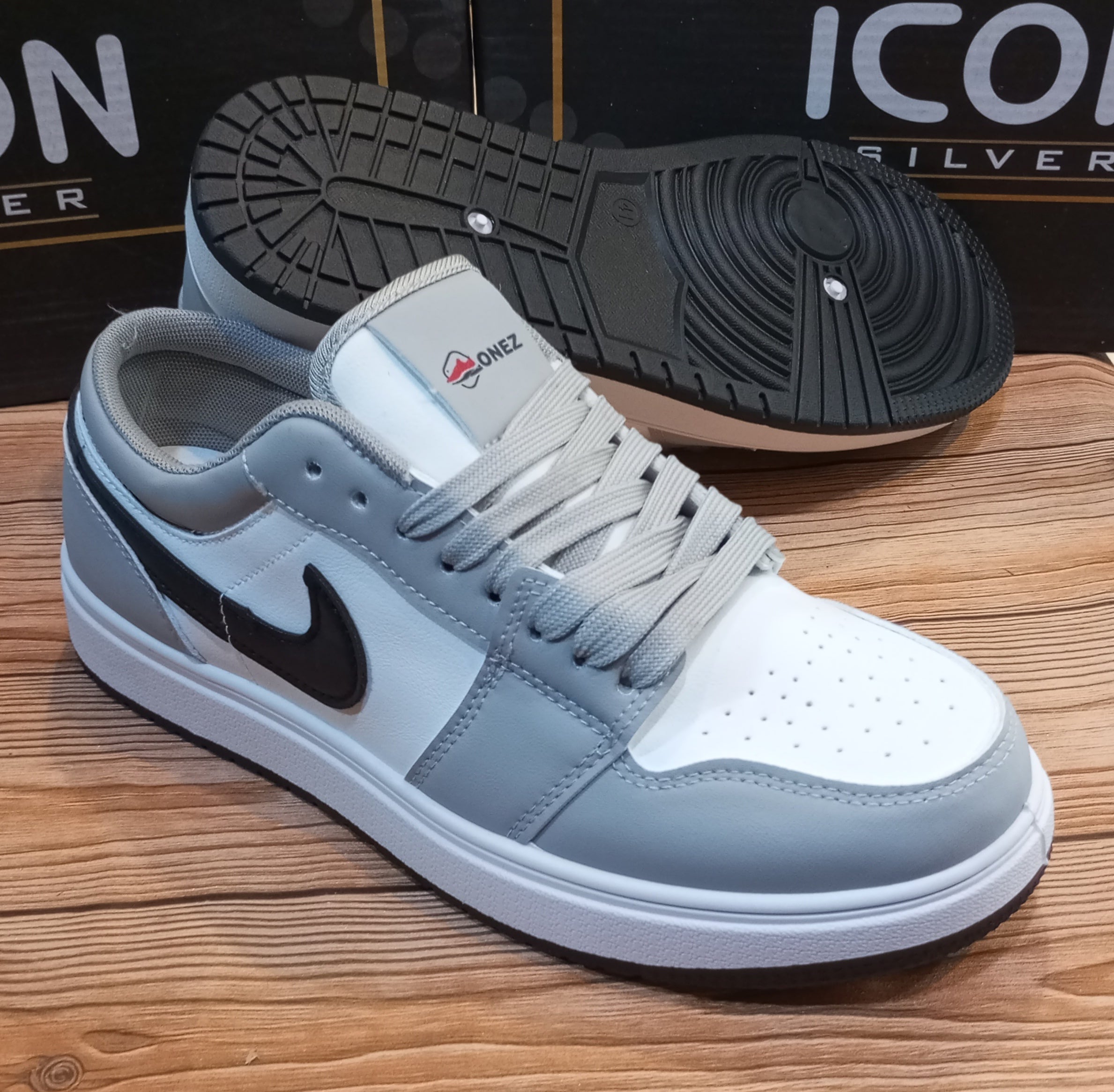 NIKE AIR JORDAN 1 (LOW CUT)