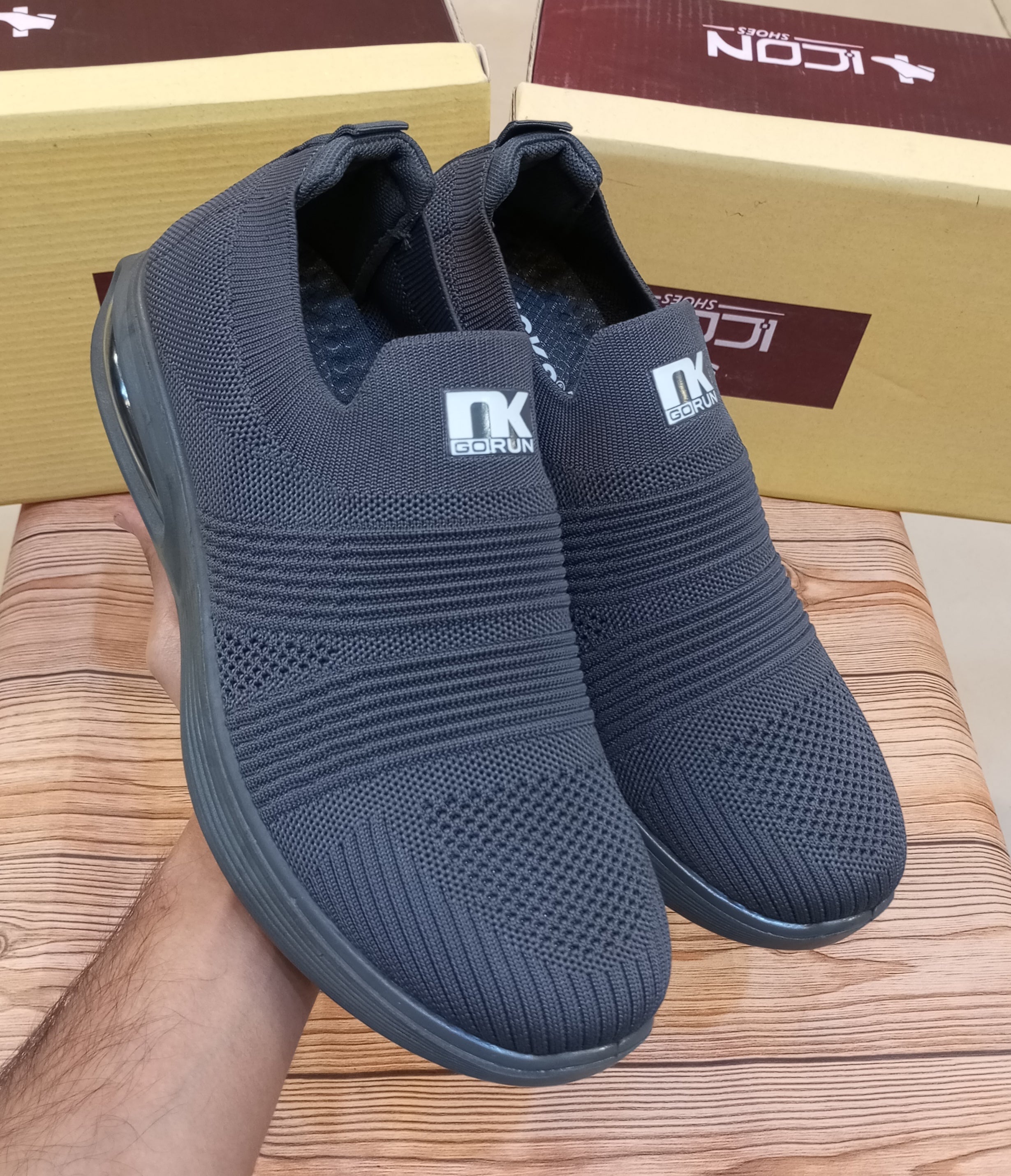 PREMIUM QUALITY SUPER COMFORTABLE WITHOUT LACES TUBE SOLE JOGGERS