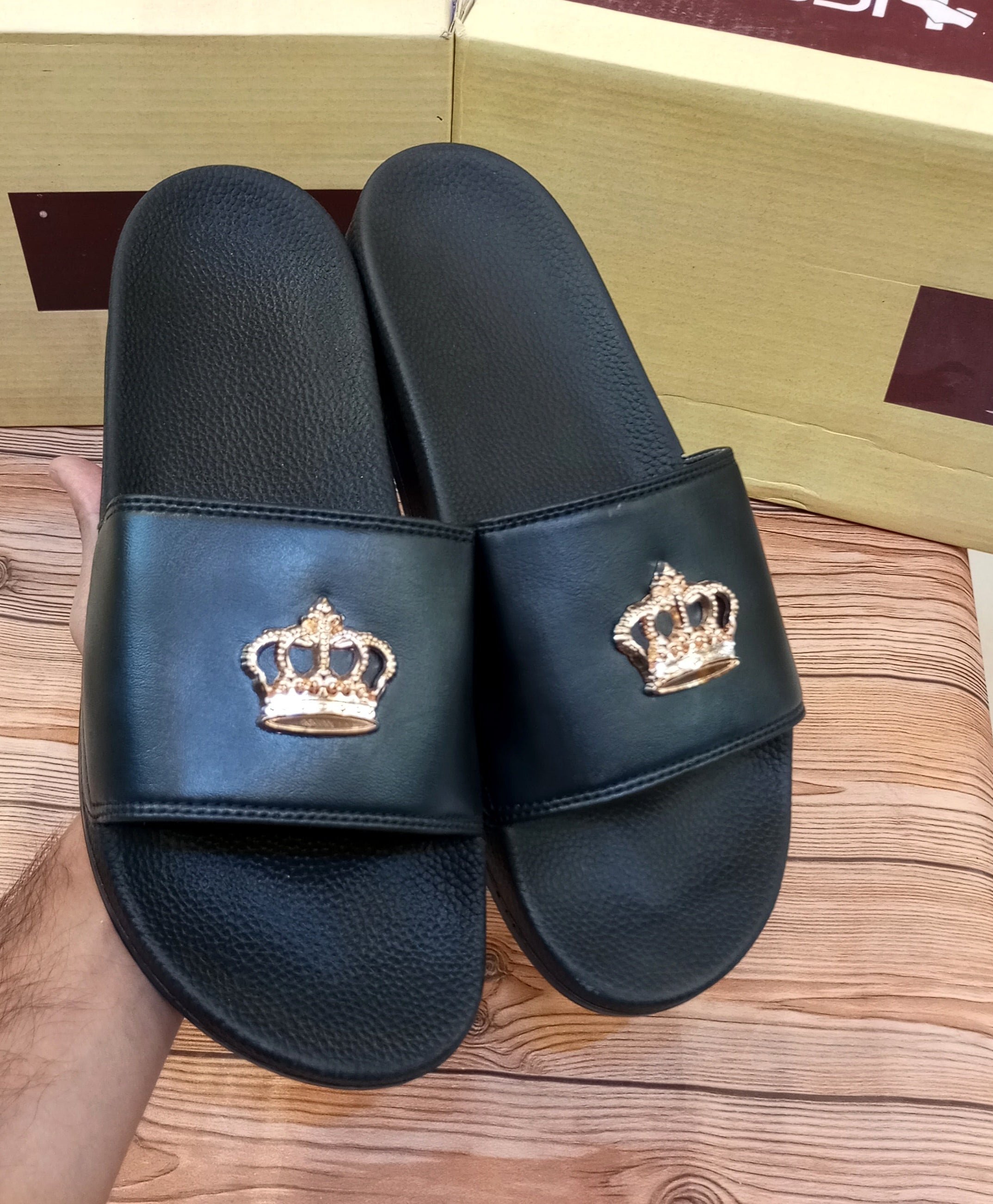 PREMIUM QUALITY ROYAL CLASSIC SLIDES         (SPUNCH SOLE)