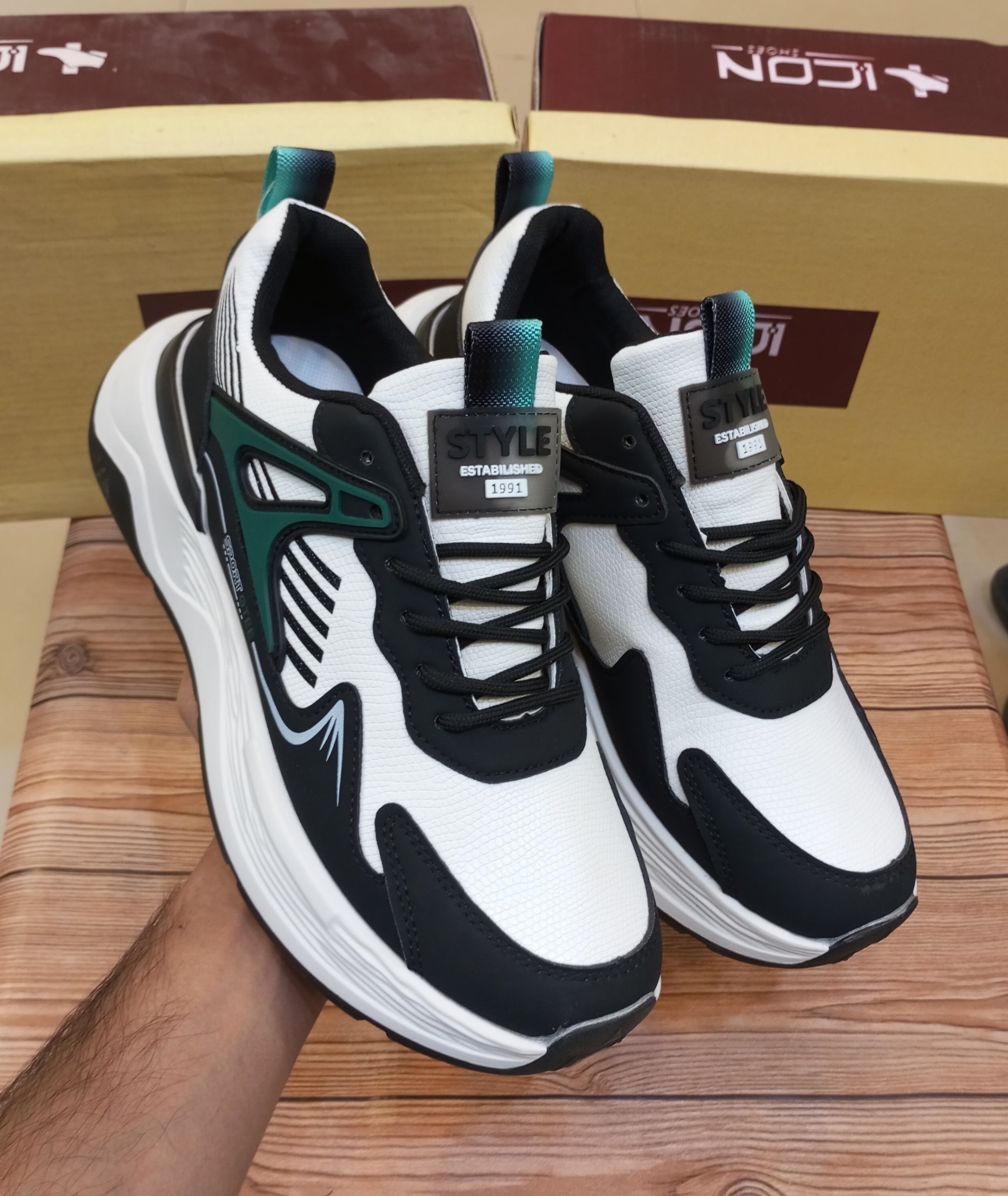 BRANDED PREMIUM QUALITY TRAINING AND CASUAL JOGGERS FOR MEN