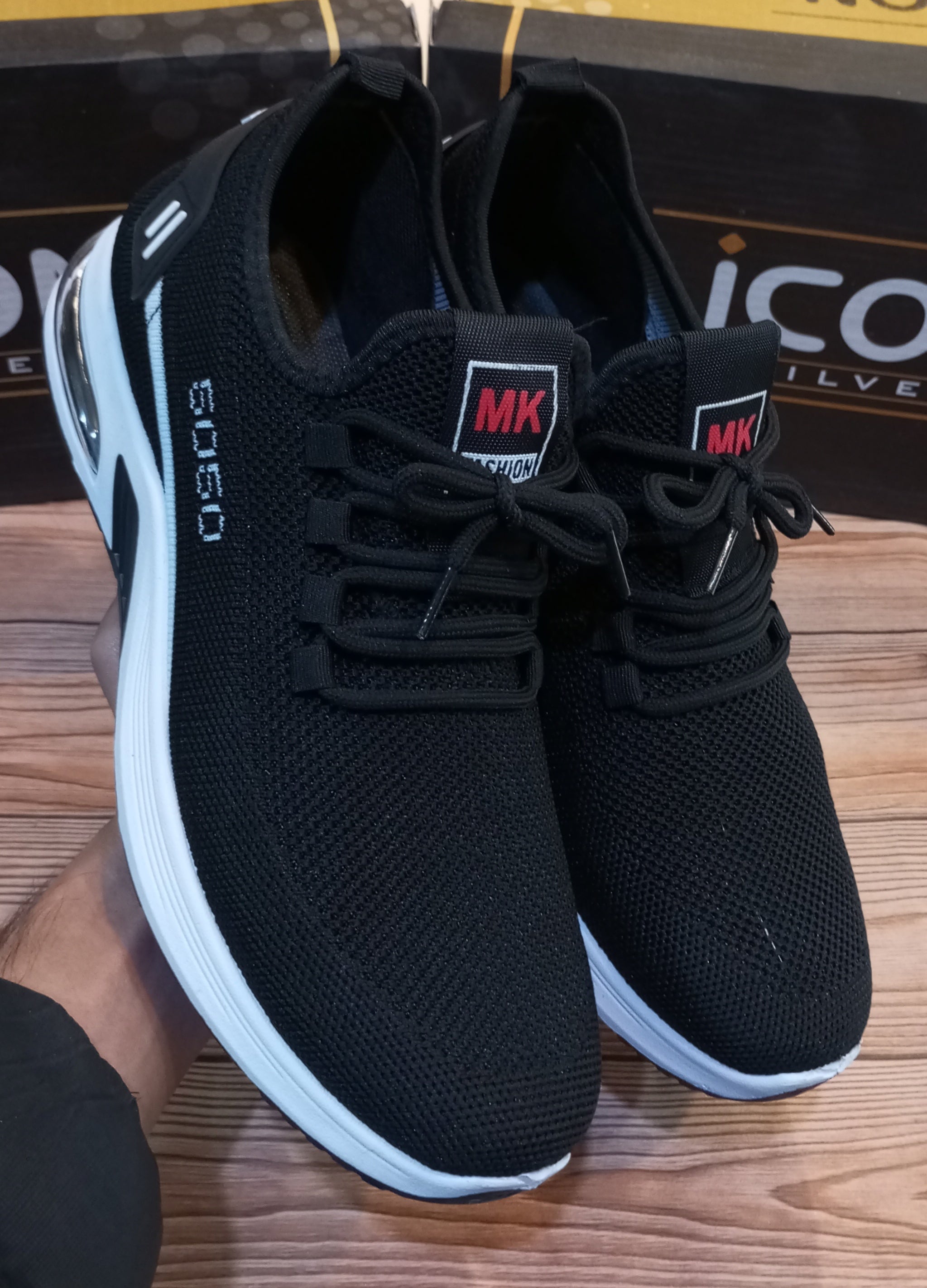 SIMPLE PLAIN CASUAL AND TRAINING JOGGERS FOR MEN