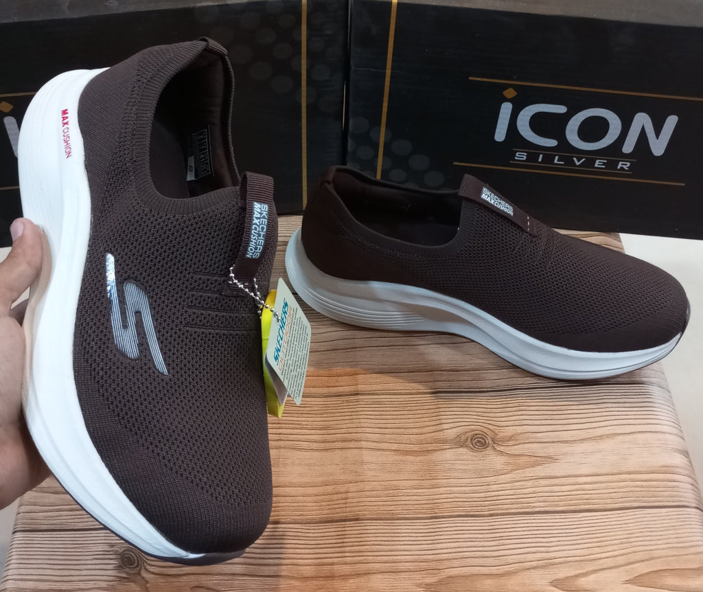 SKECHERS MAX CUSHION SUPER COMFY JOGGERS