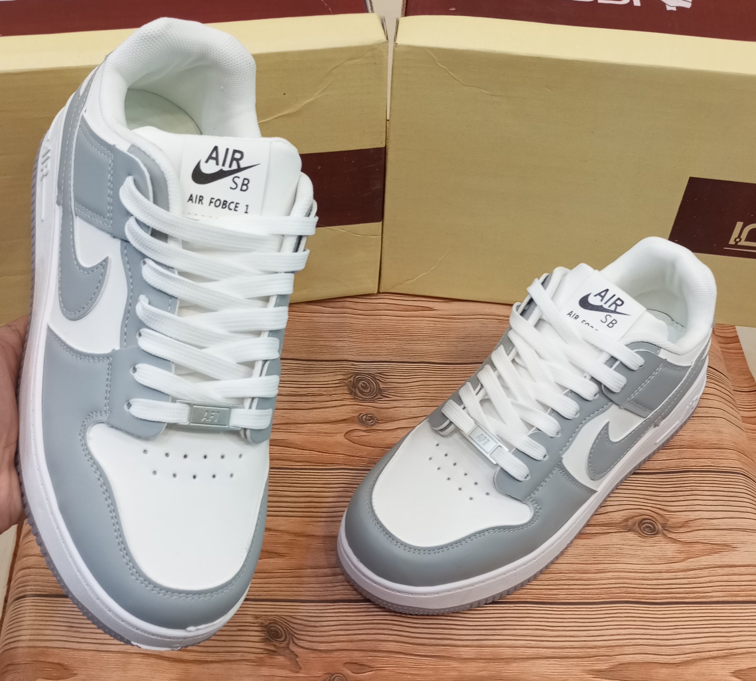 NIKE AIR JORDAN 1 (LOW CUT)