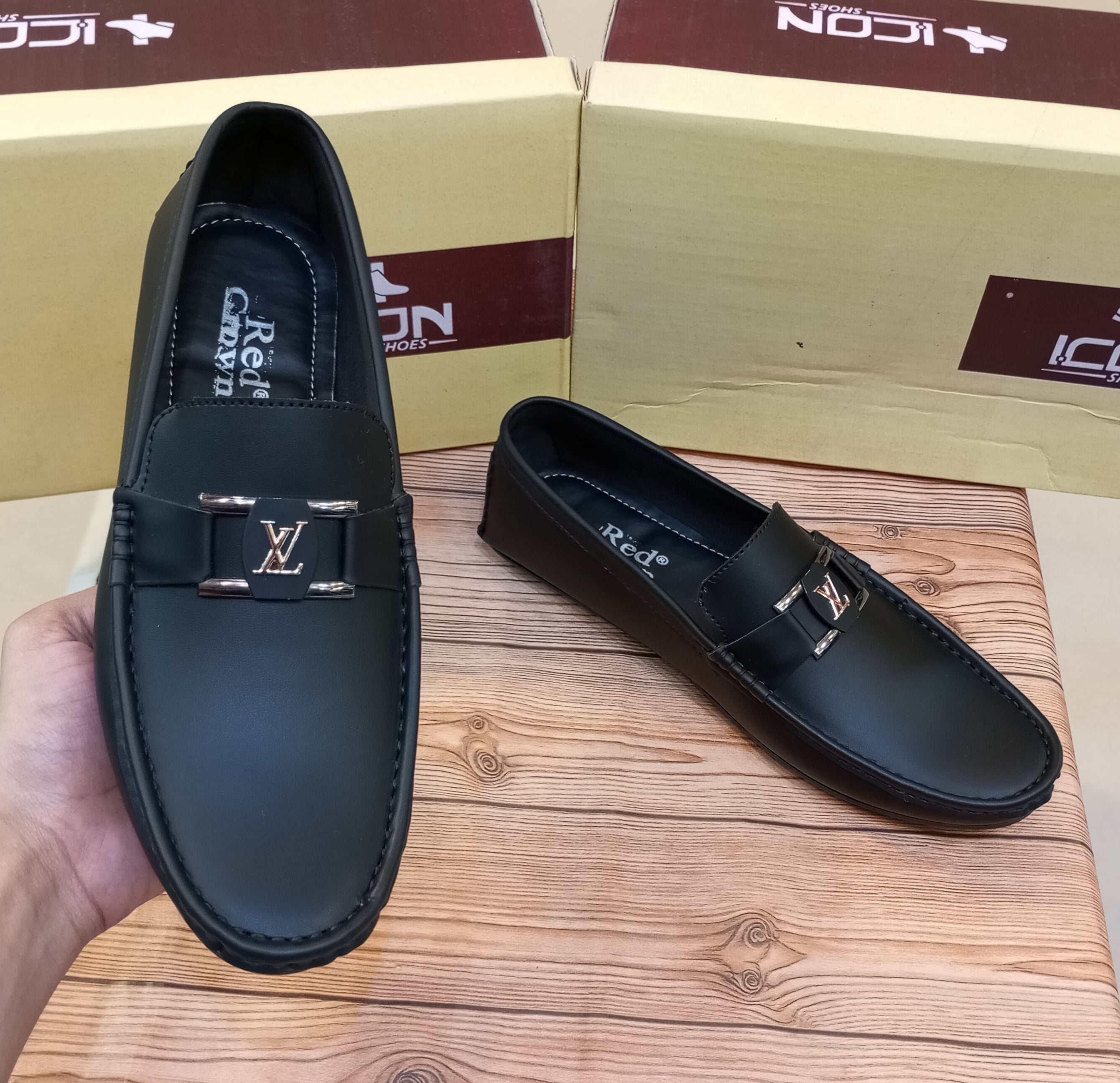 RED CROWN'S PREMIUM QUALITY WRINKLE FREE MOCASSION'S FOR MEN