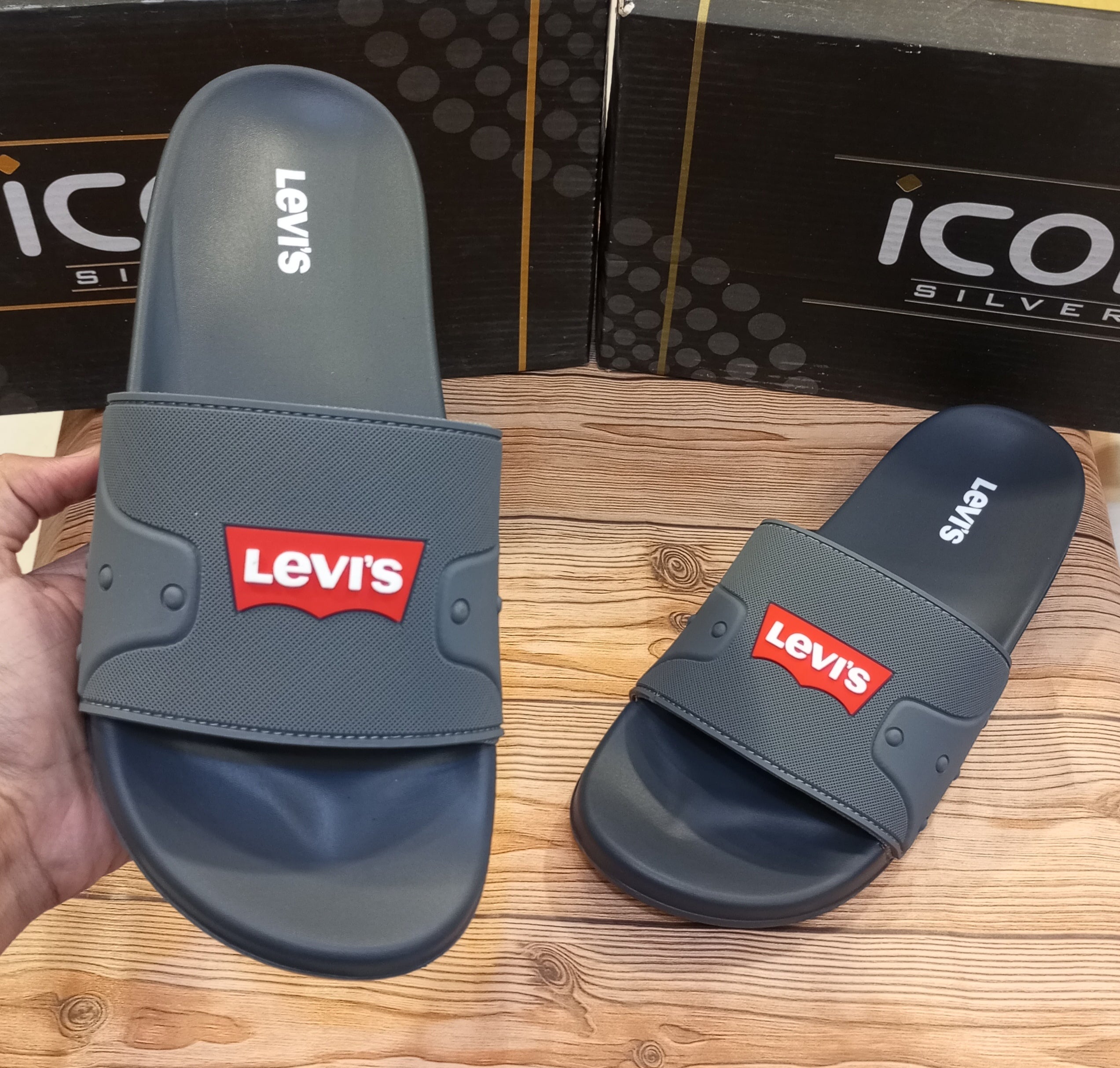 LEVIS PREMIUM QUALITY SUMMER SLIDES FOR MEN