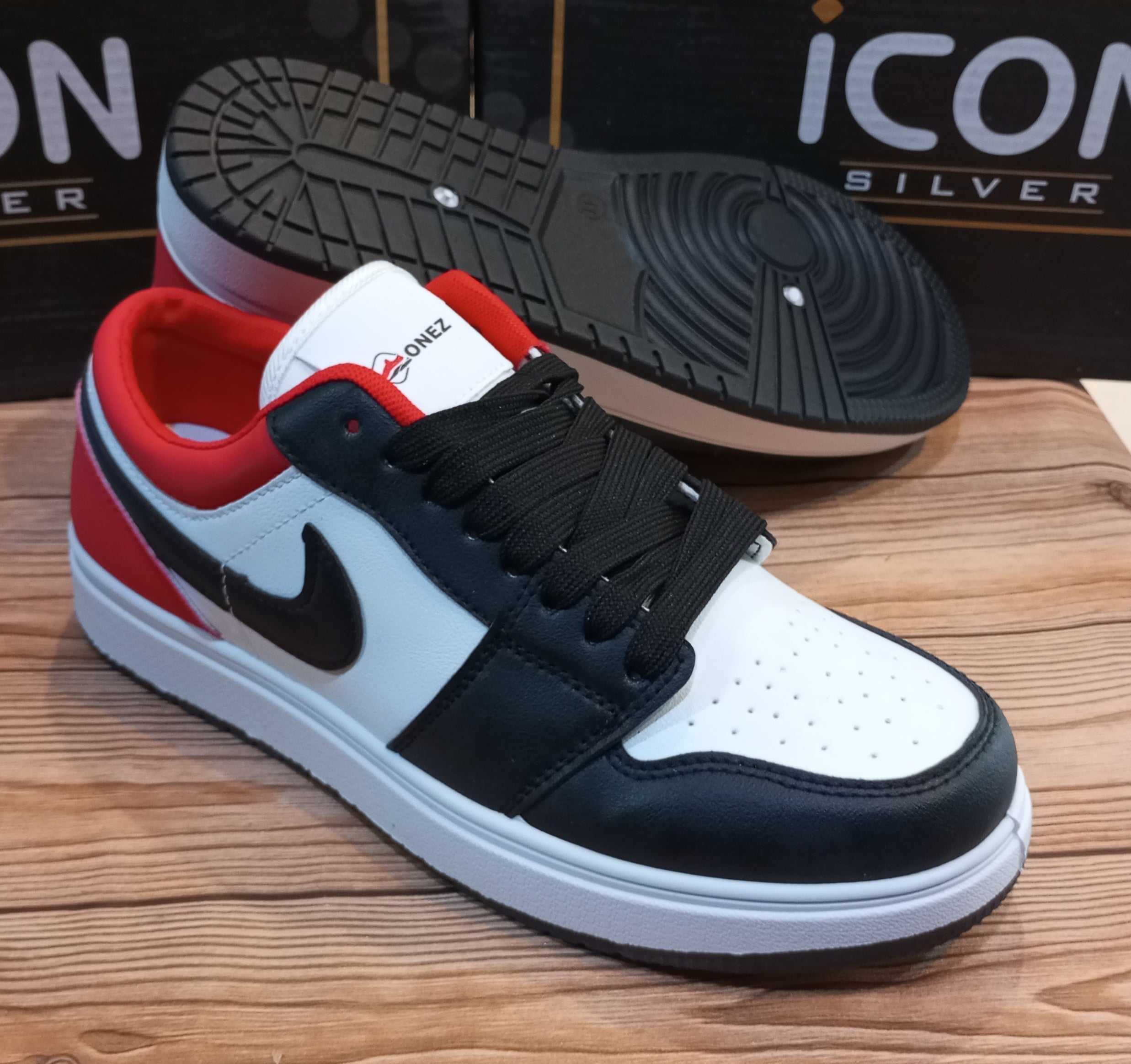 BLACK RED NIKE AIR JORDAN 1 (LOW CUT)