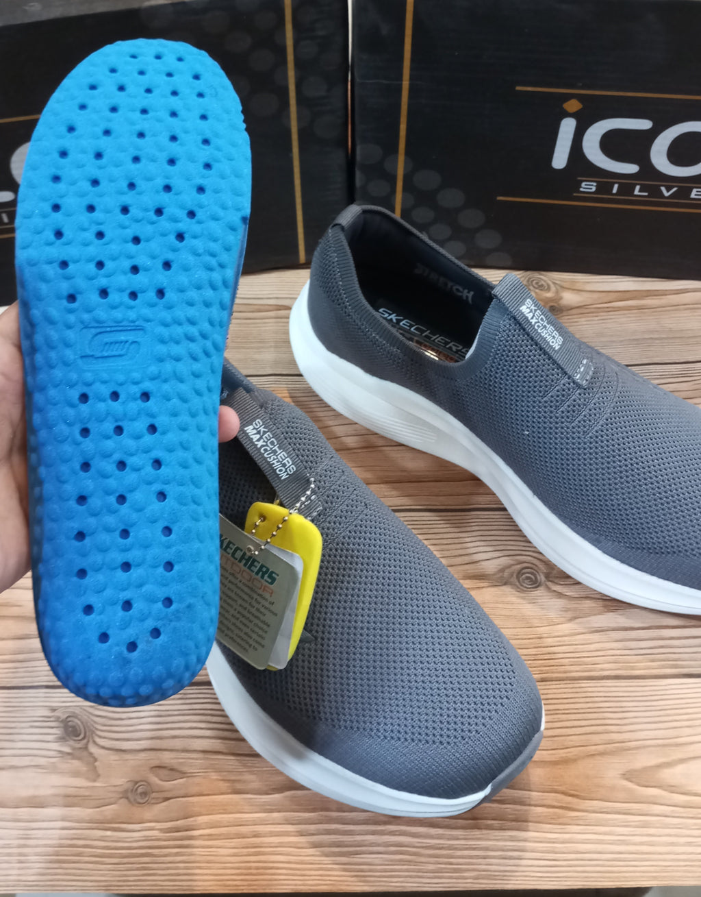 SKECHERS MAX CUSHION SUPER COMFY JOGGERS