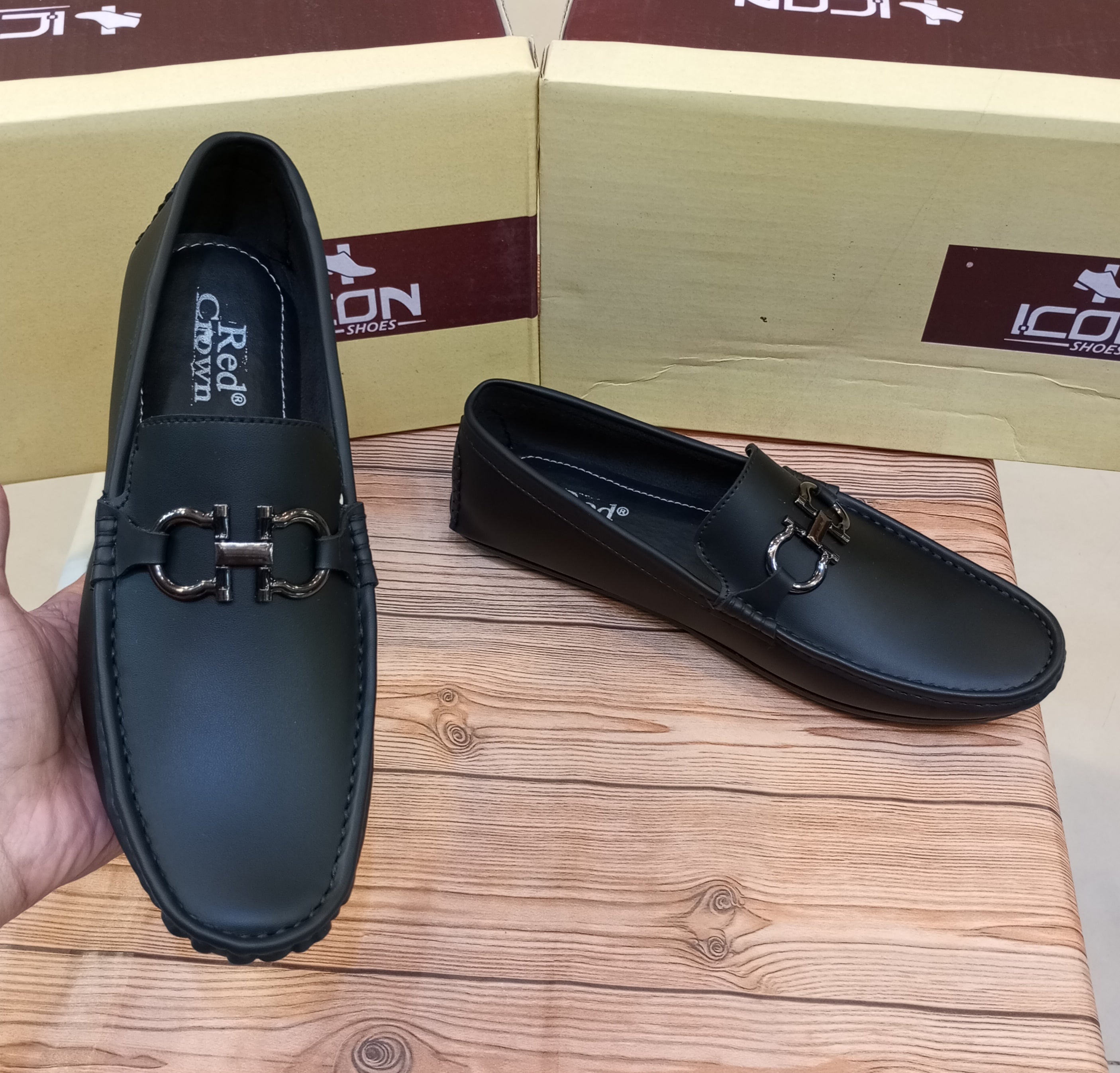 RED CROWN'S PREMIUM QUALITY WRINKLE FREE MOCASSION'S FOR MEN