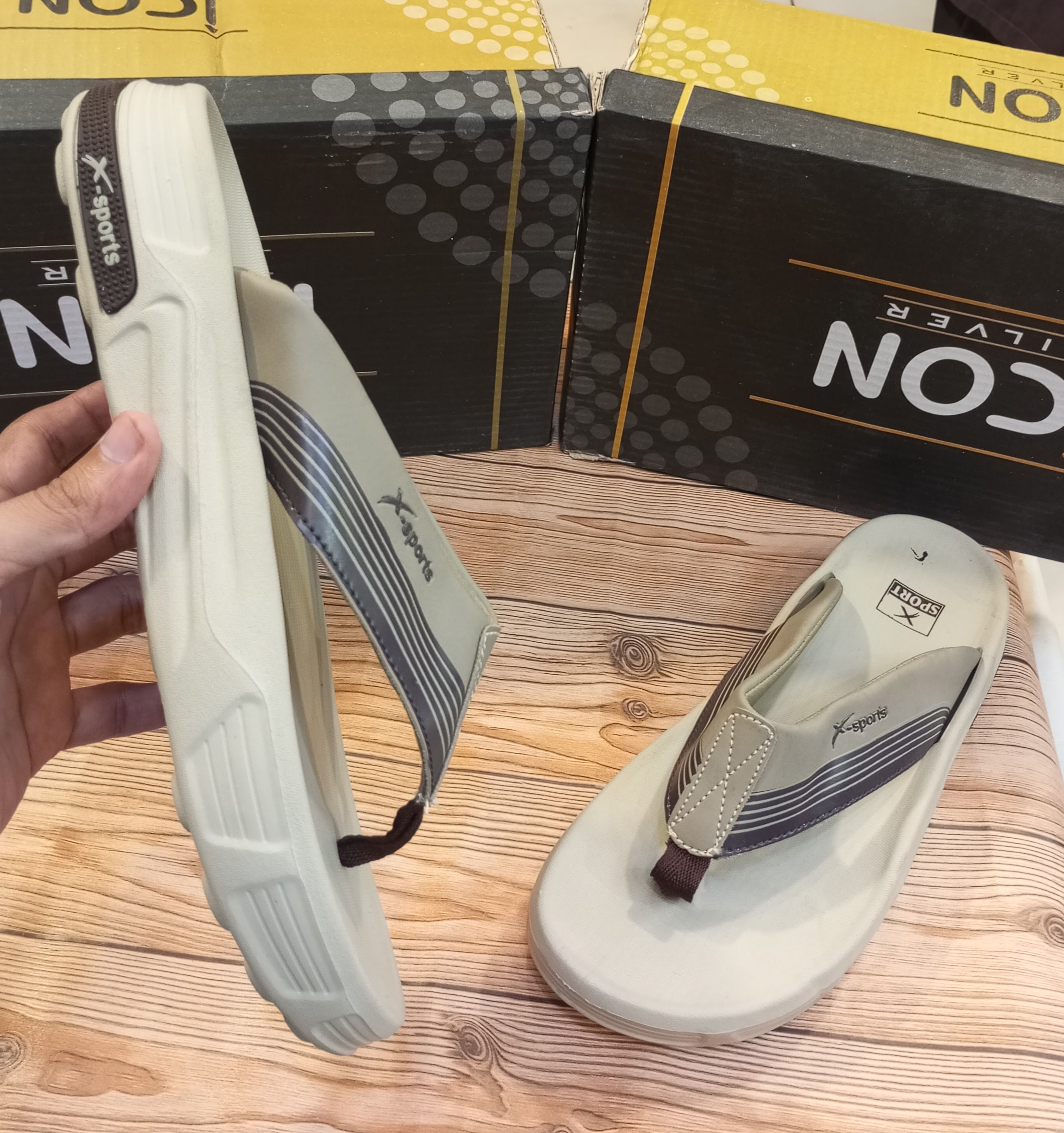 X SPORTS SUPER COMFORTABLE SPUNCH SOLE SLIPPERS