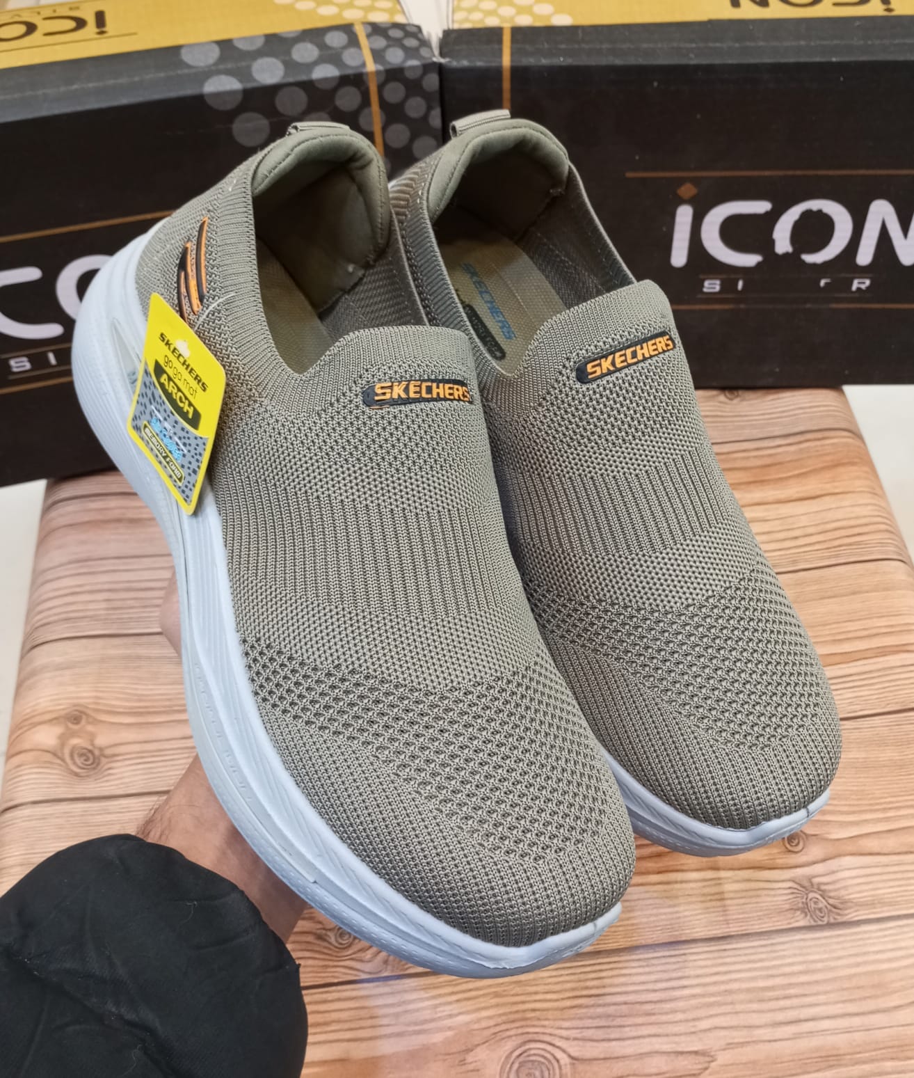 SKECHERS SUPER COMFORTABLE CASUAL AND TRAINING JOGGERS FOR MEN