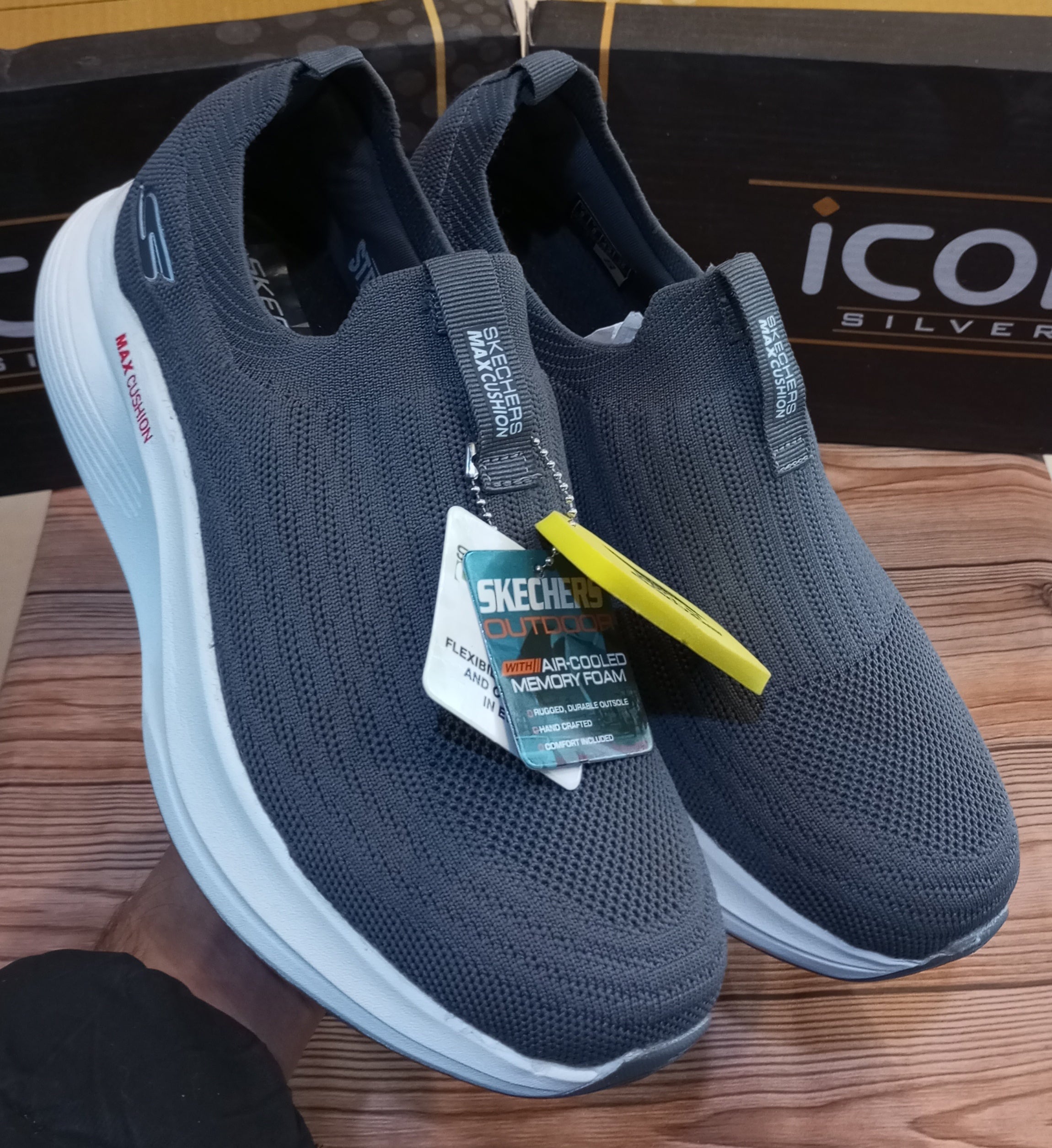 SKECHERS MAX CUSHION SUPER COMFY JOGGERS