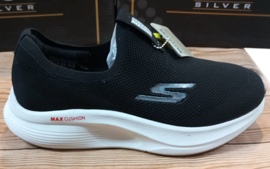 SKECHERS MAX CUSHION SUPER COMFY JOGGERS
