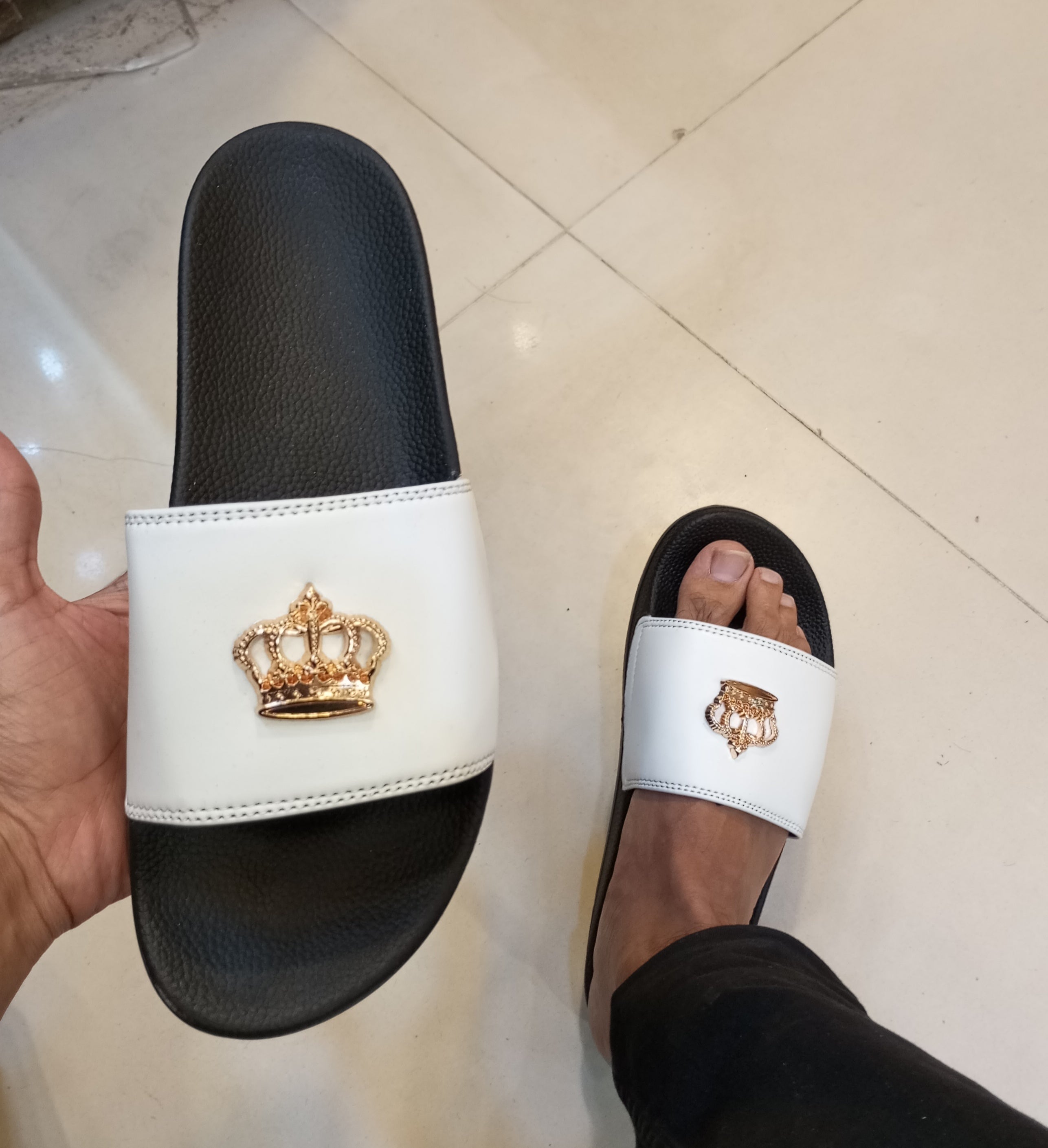 PREMIUM QUALITY ROYAL CLASSIC SLIDES         (SPUNCH SOLE)