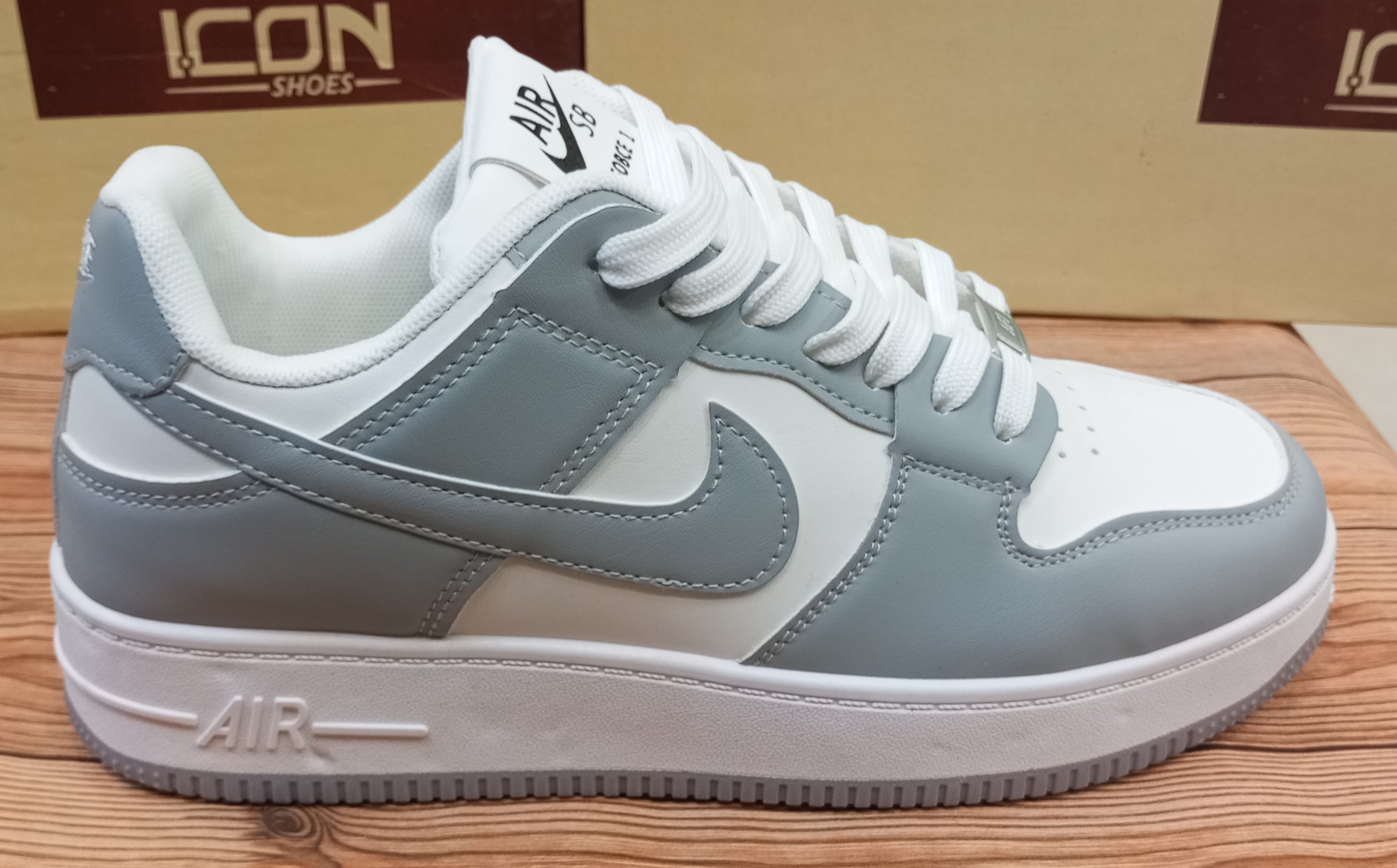 NIKE AIR JORDAN 1 (LOW CUT)