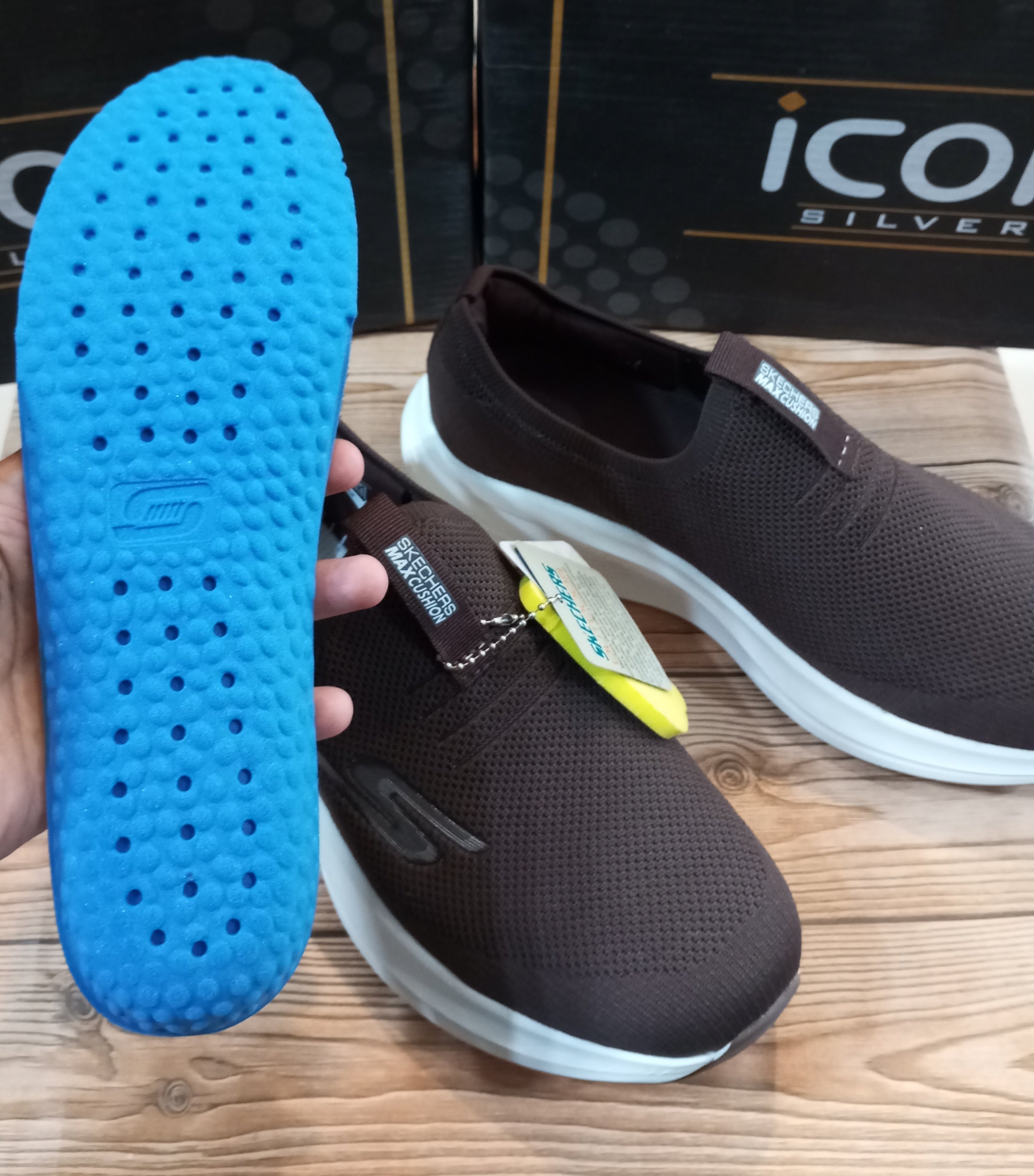 SKECHERS MAX CUSHION SUPER COMFY JOGGERS